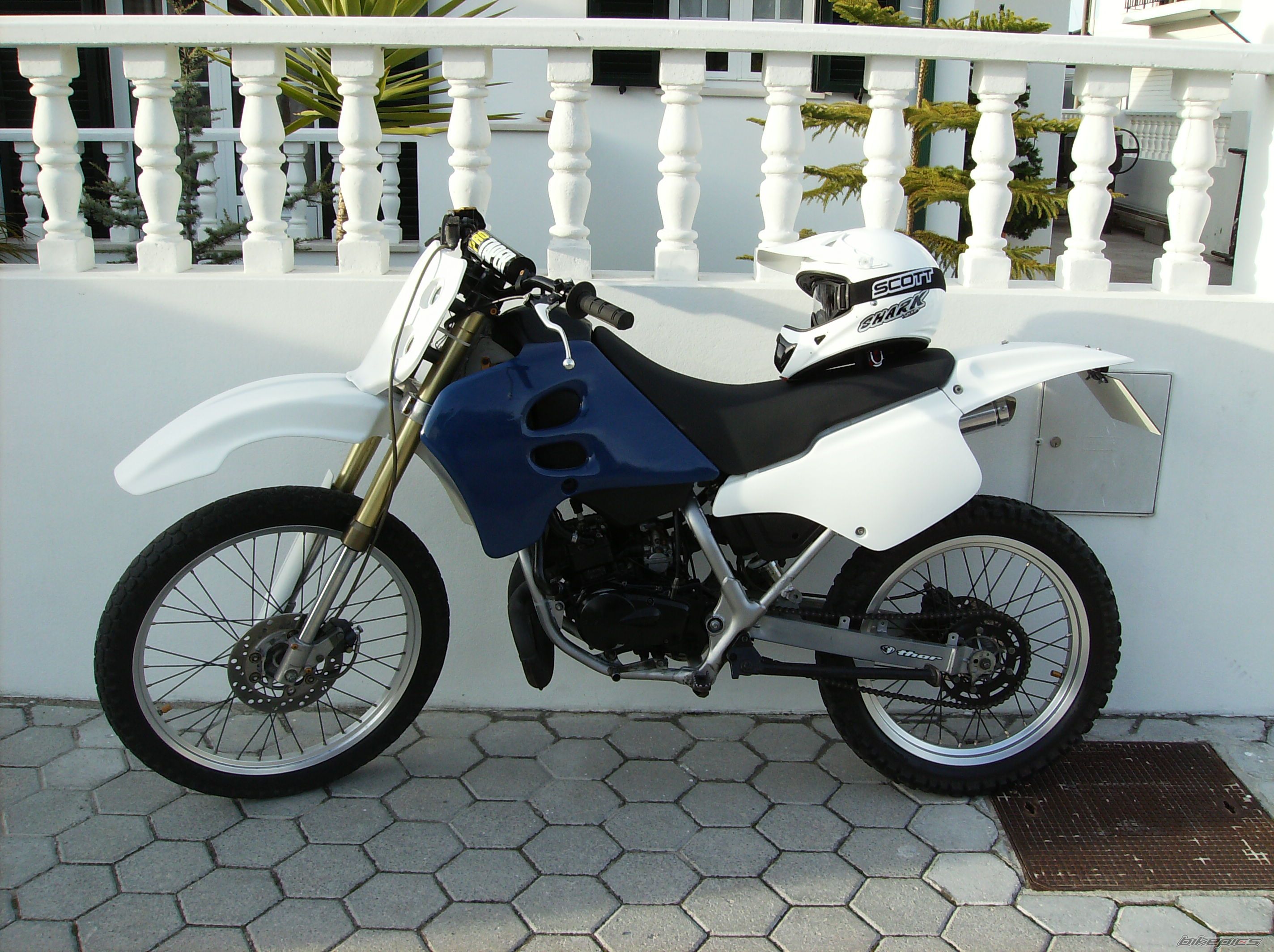 Photo 1524185