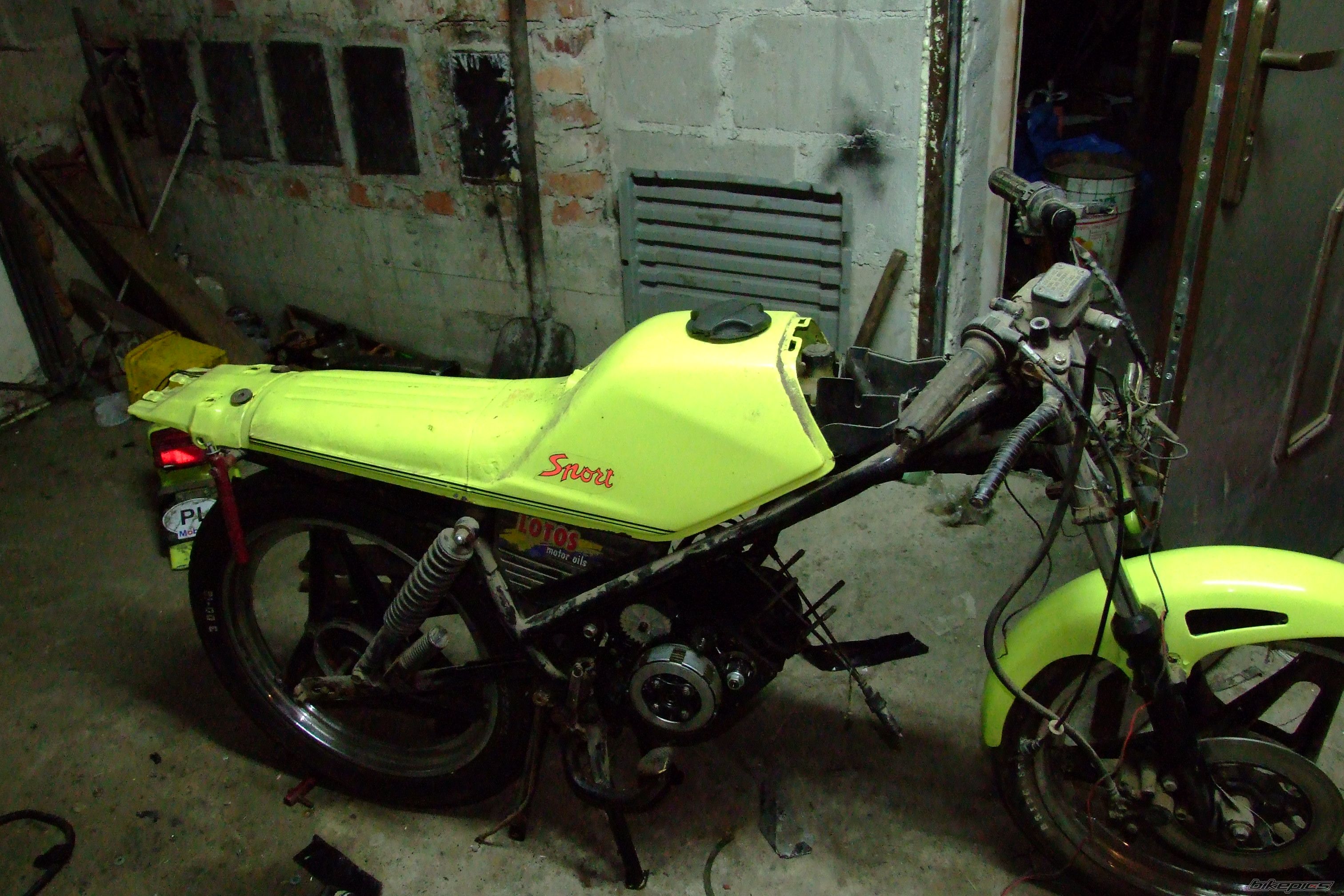Photo 1524318