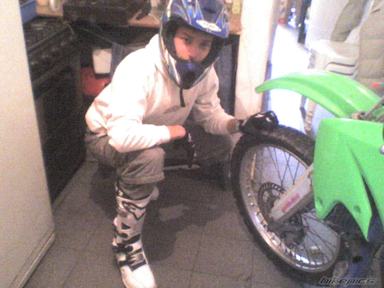 Photo 1524608
