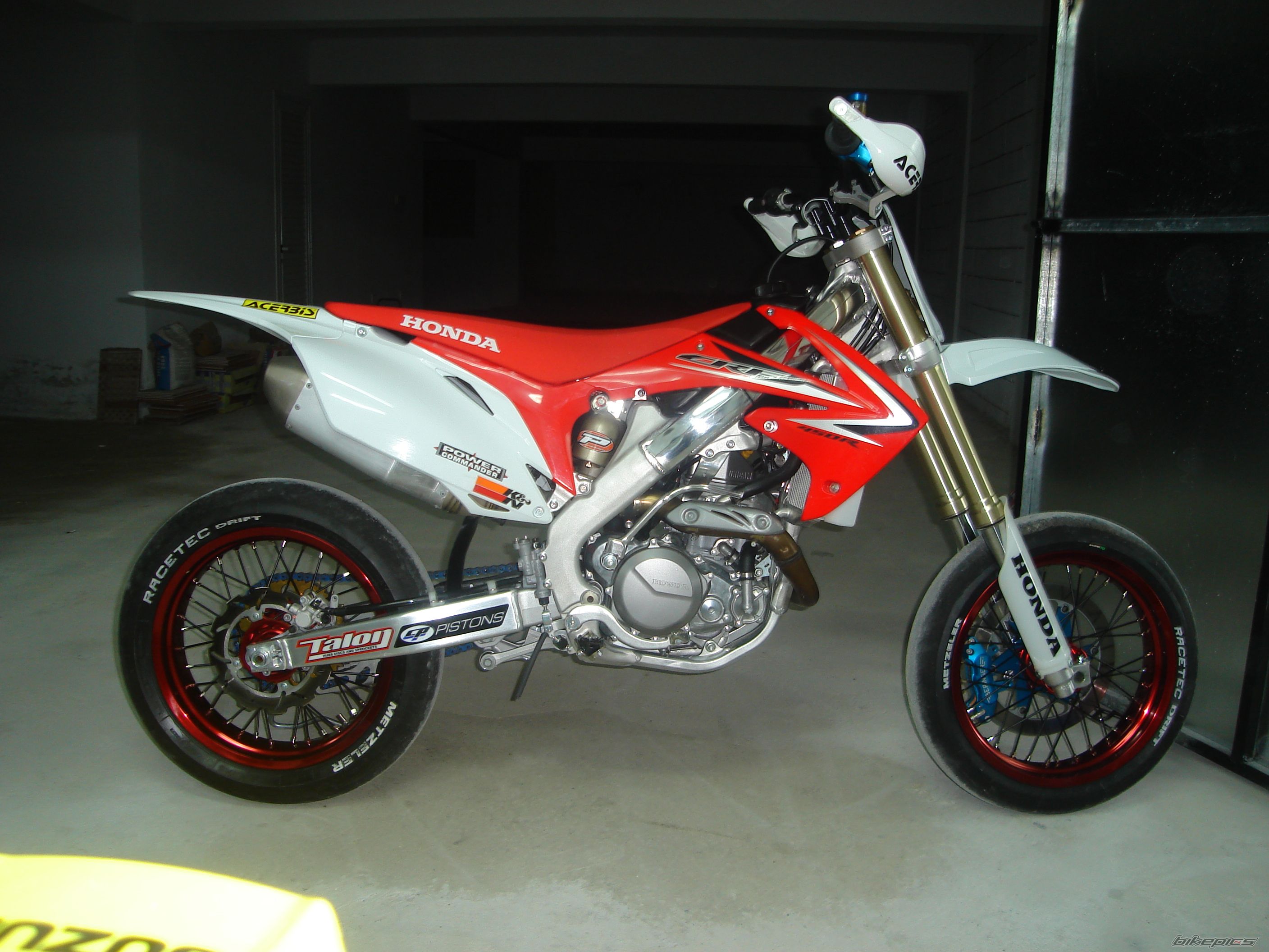 Photo 1524710
