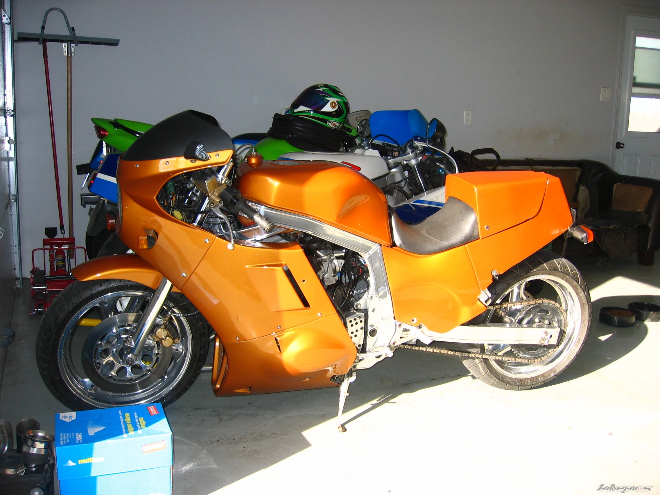 Photo 1524832