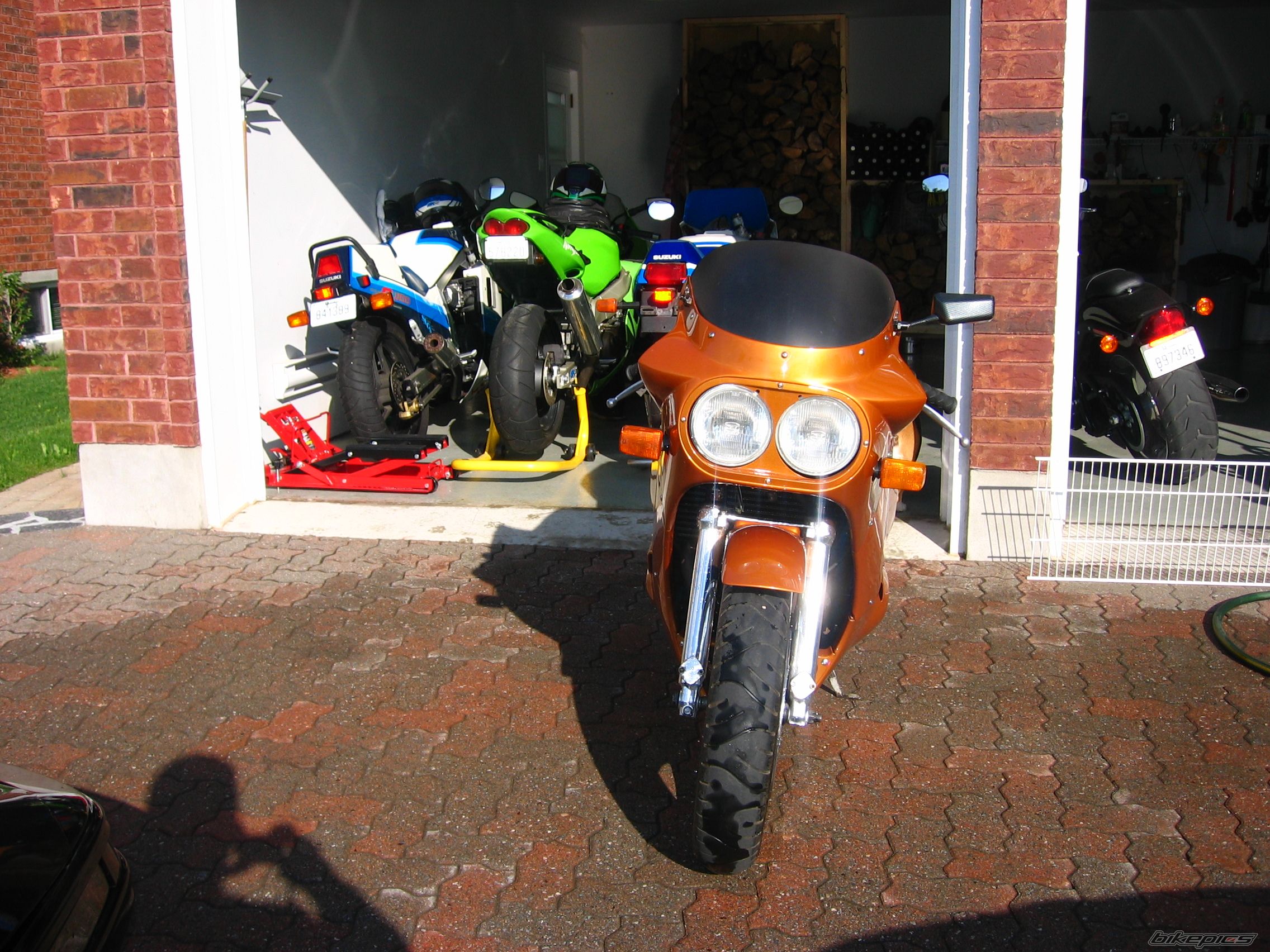 Photo 1524851