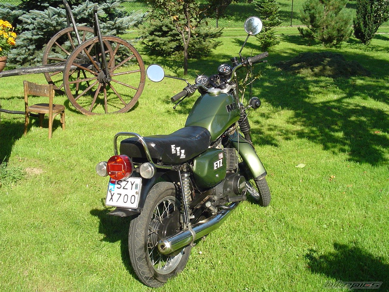 Photo 1525353