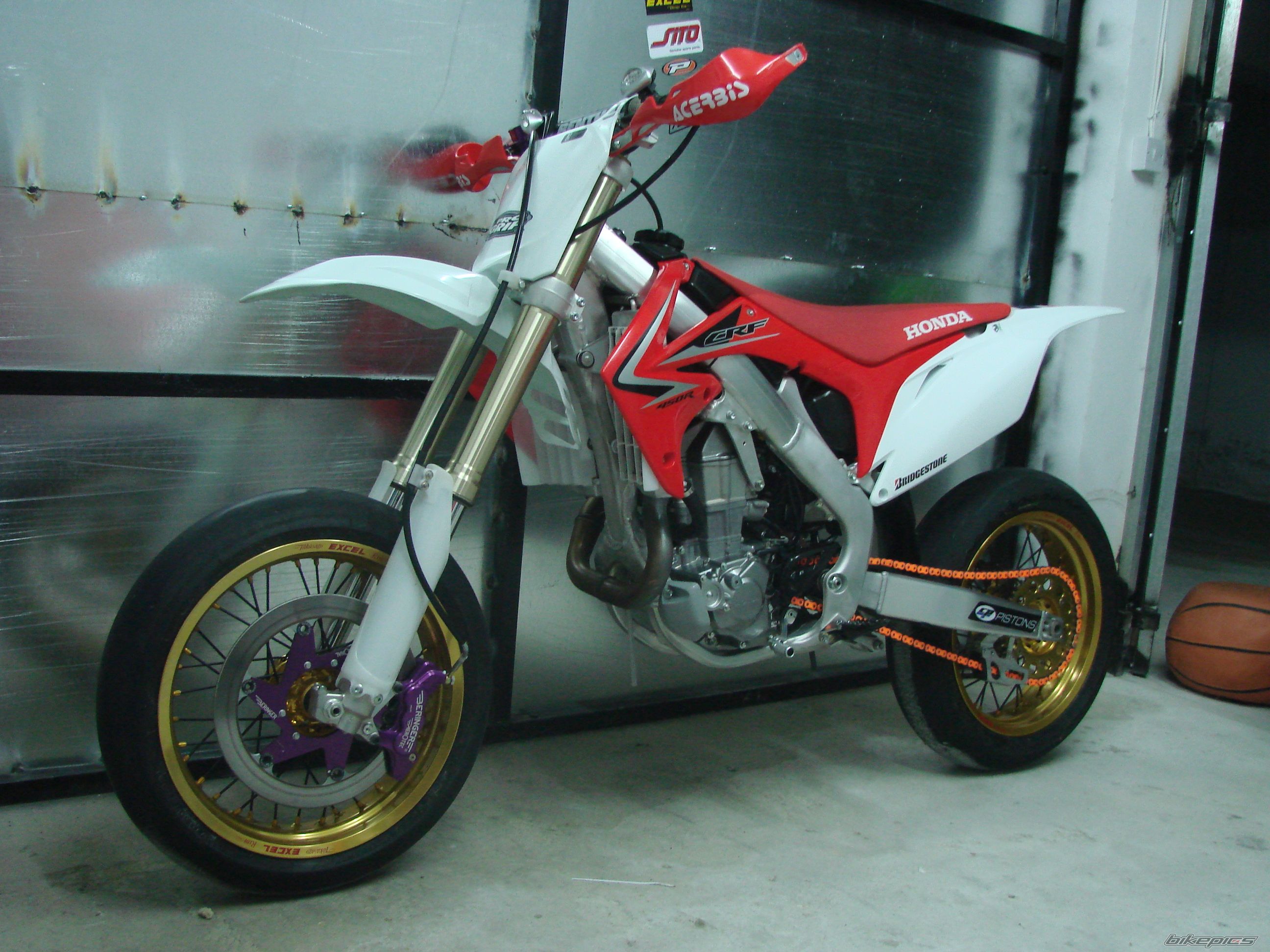 Photo 1525546