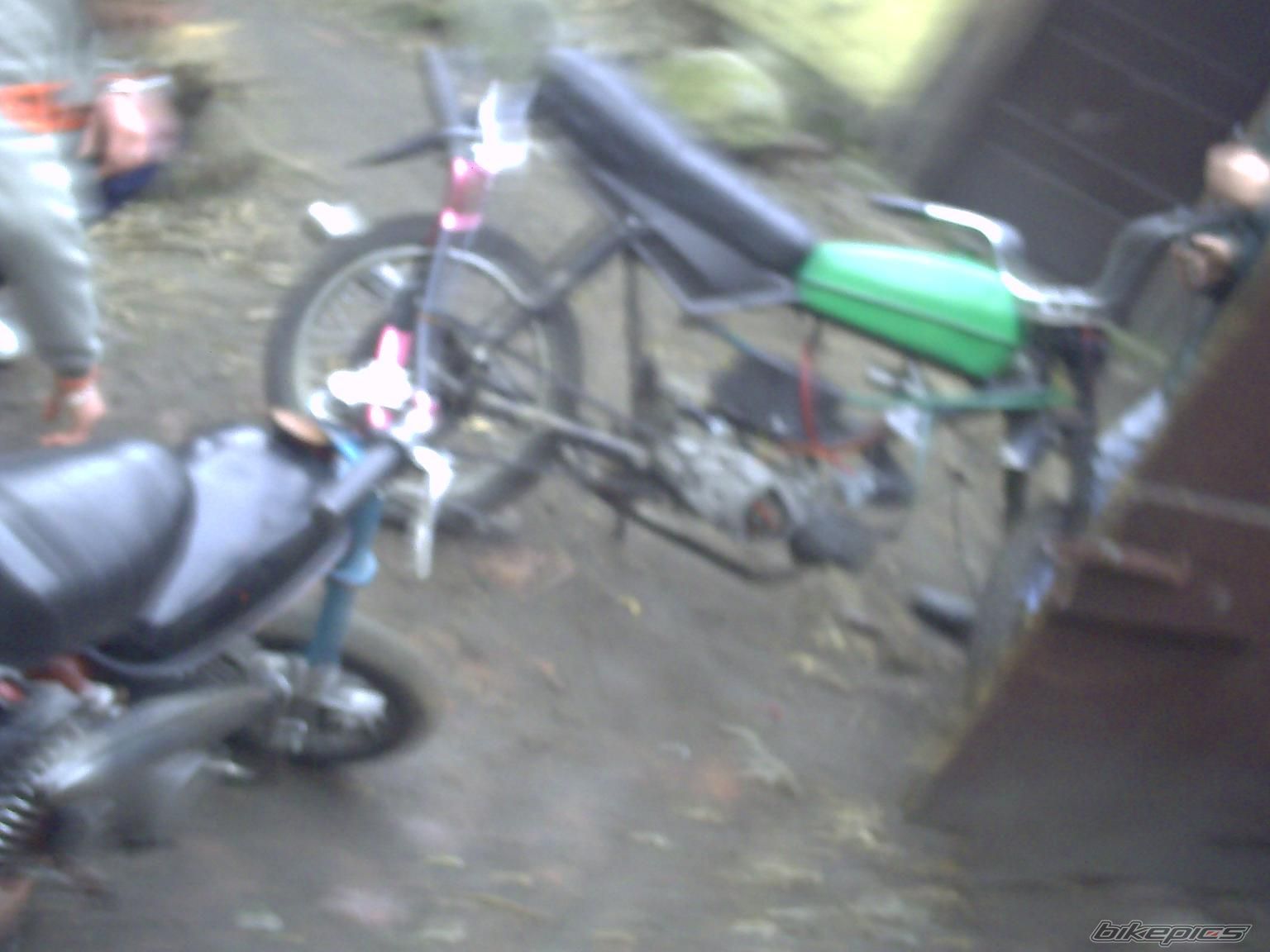 Photo 1525596