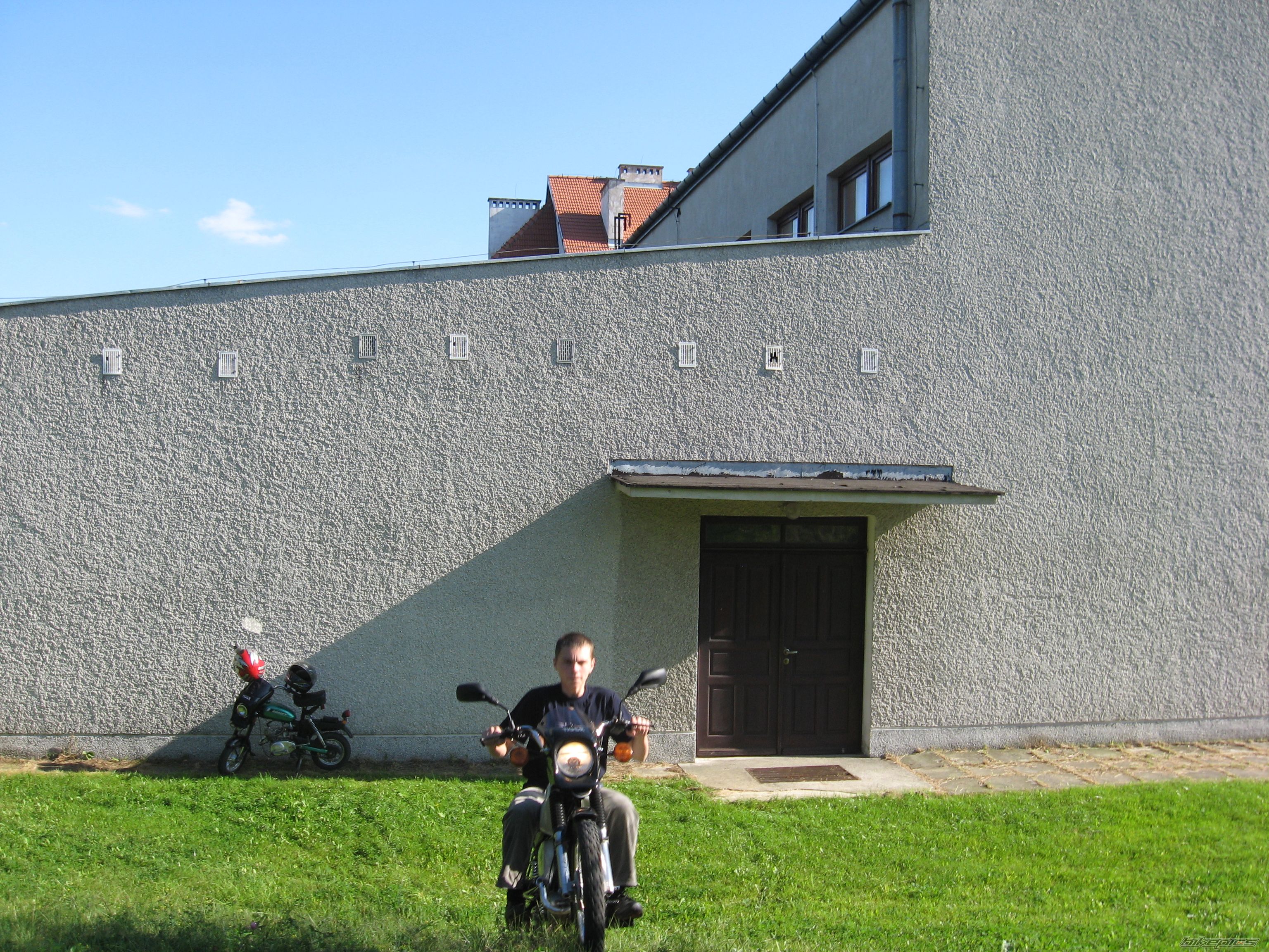Photo 1525813