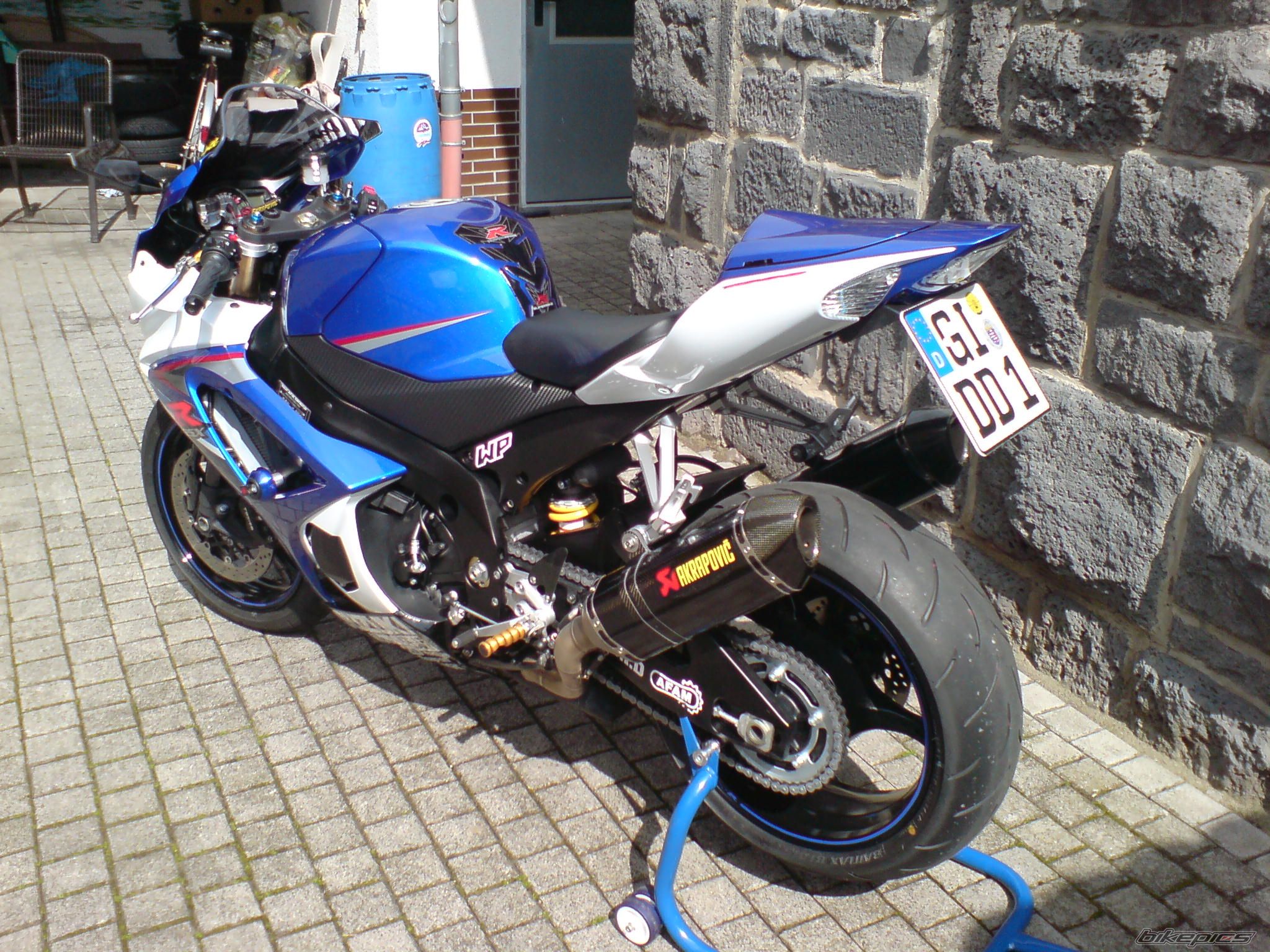 Photo 1525849