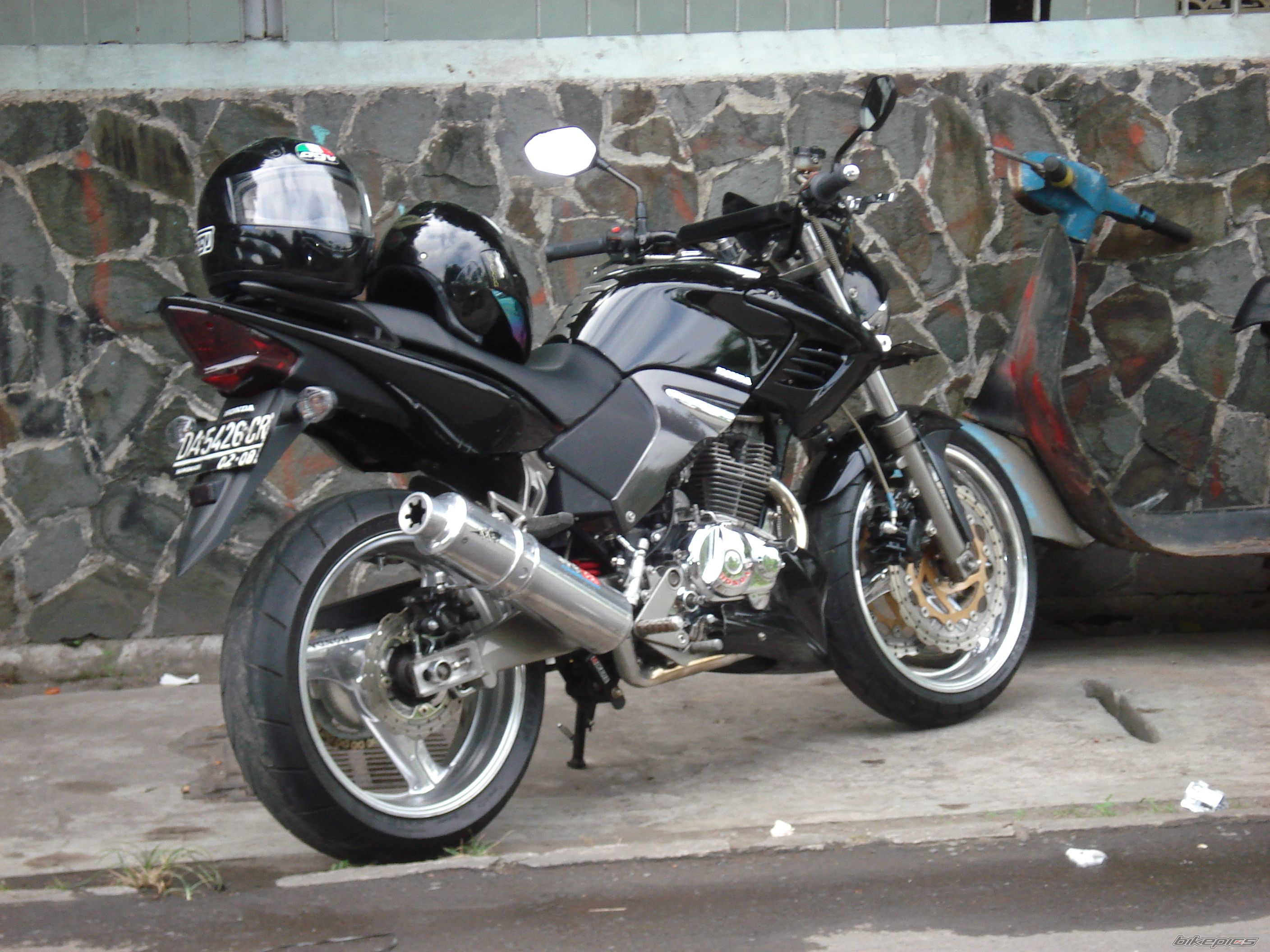 Photo 1525946