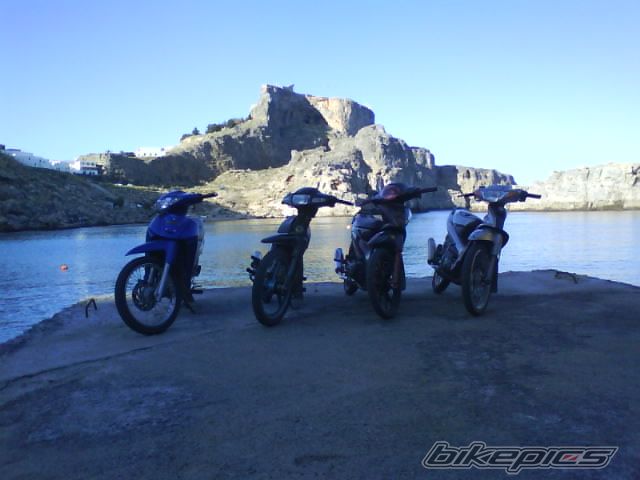 Photo 1526191
