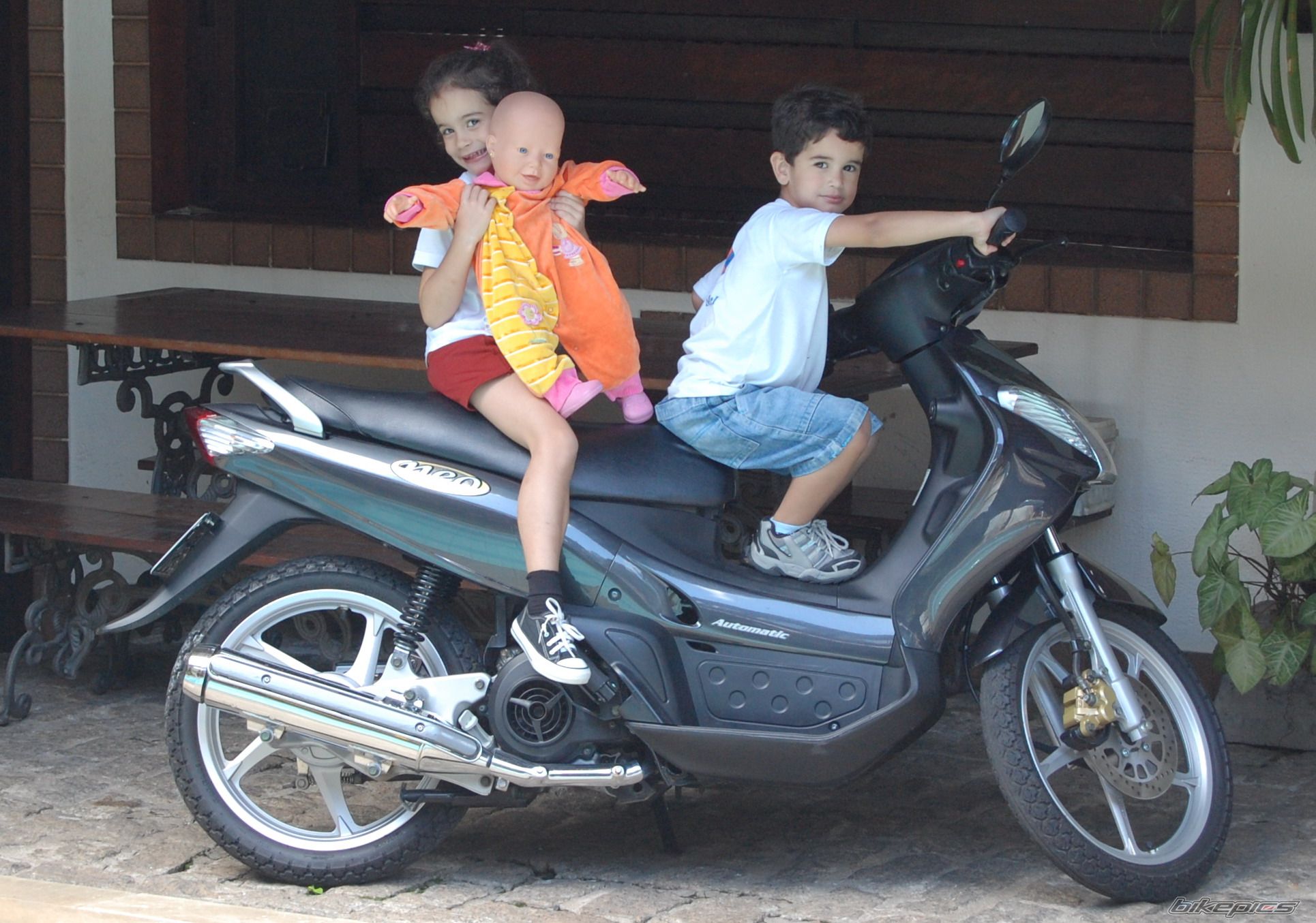Photo 1526429