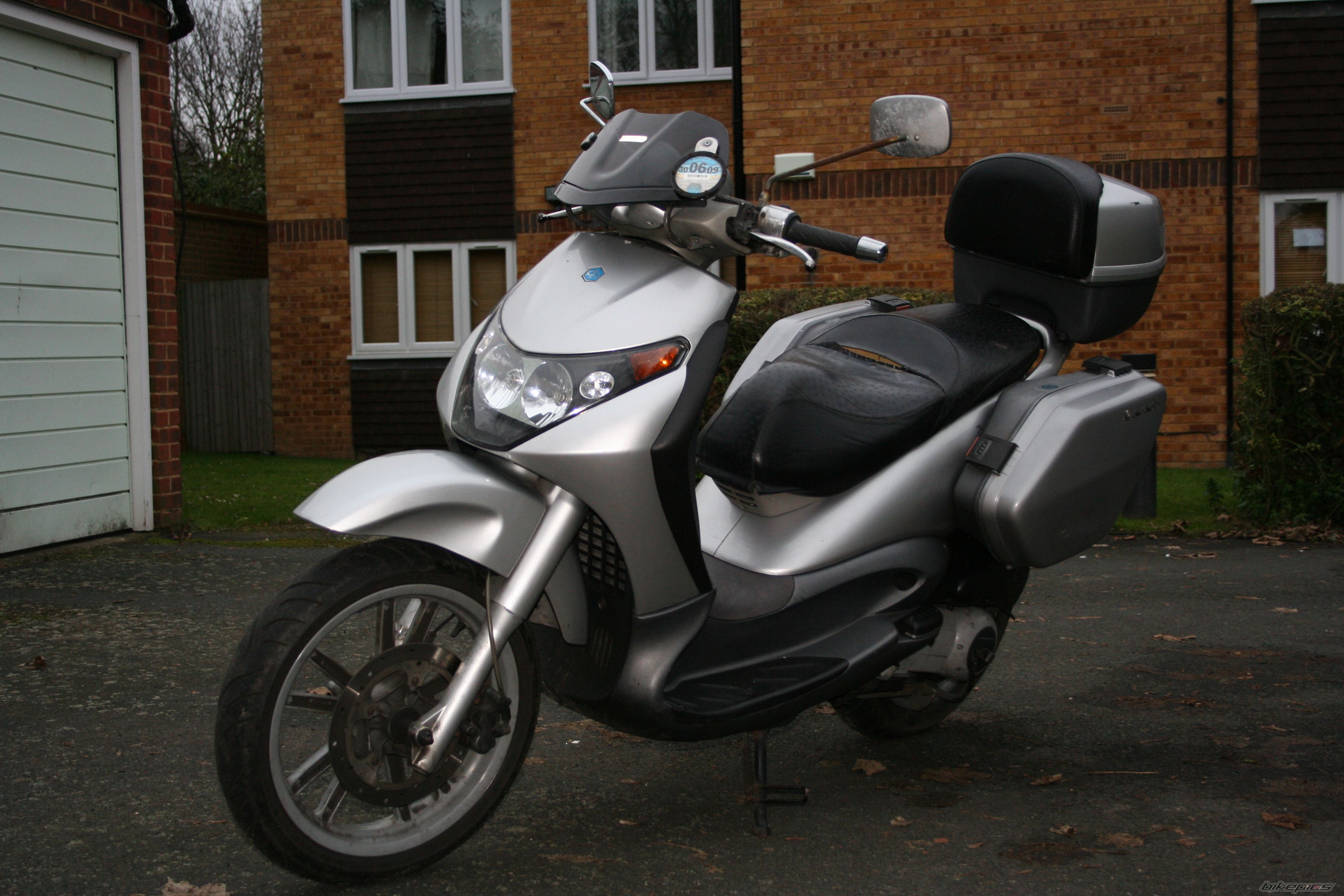 Photo 1526717