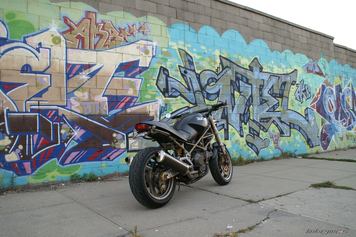 Photo 1526764