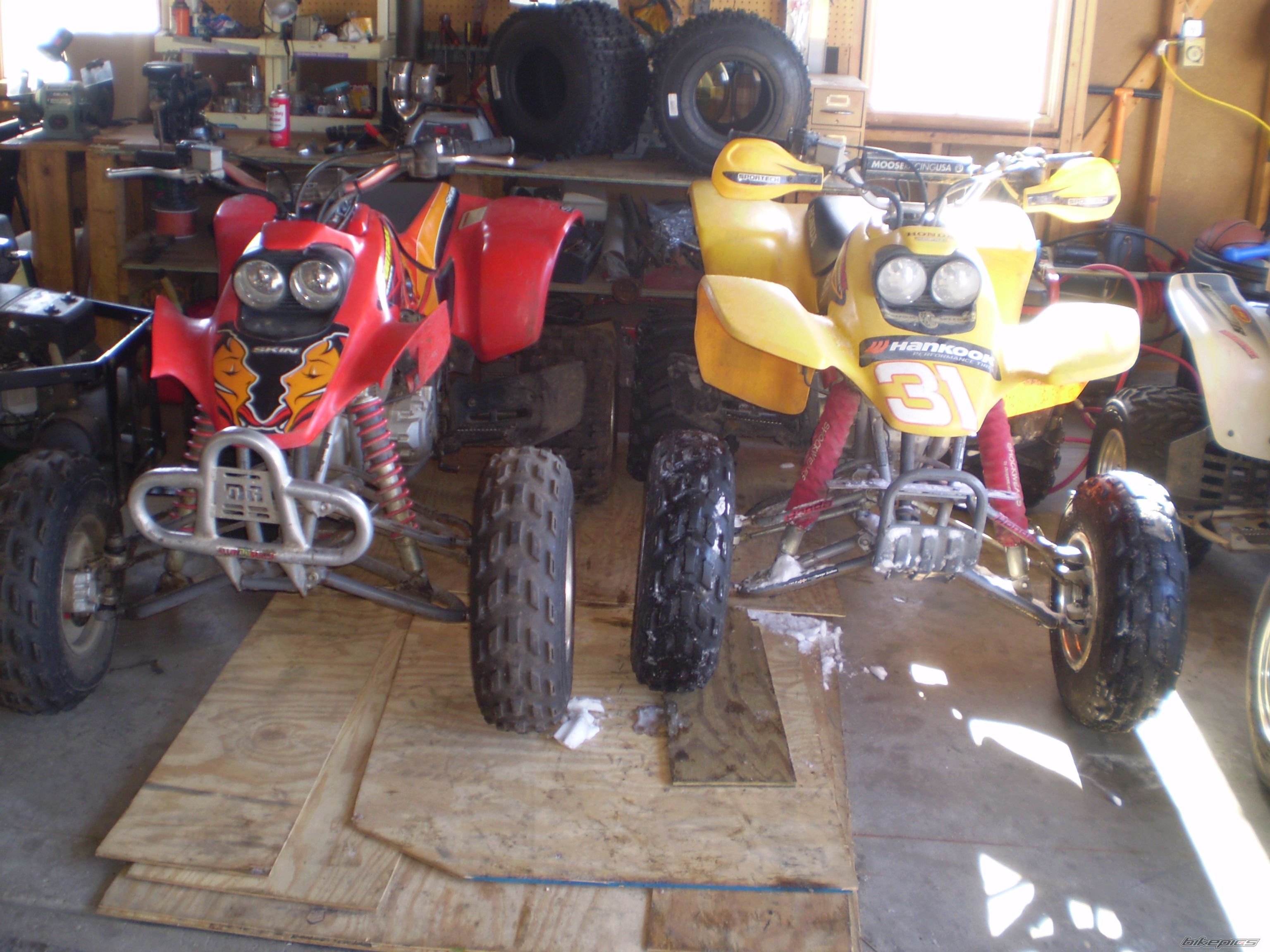 Photo 1526893