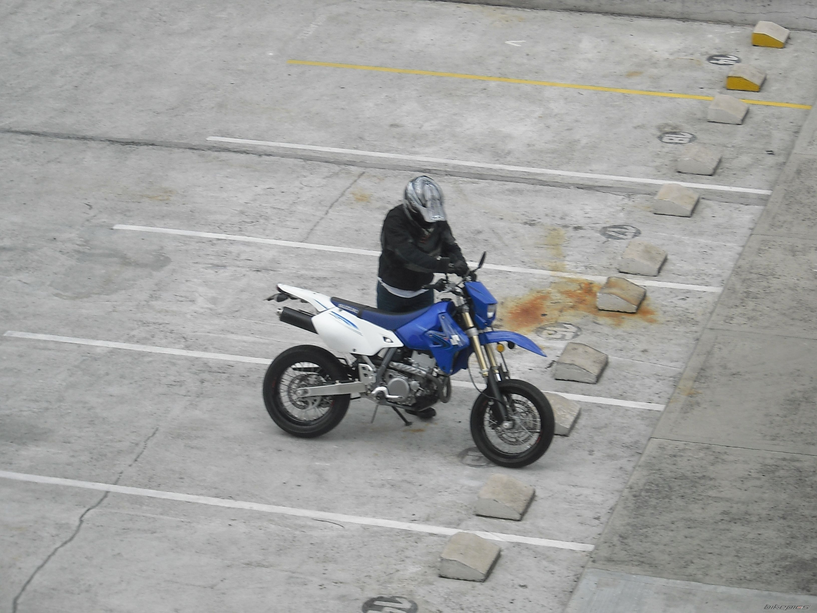 Photo 1526894