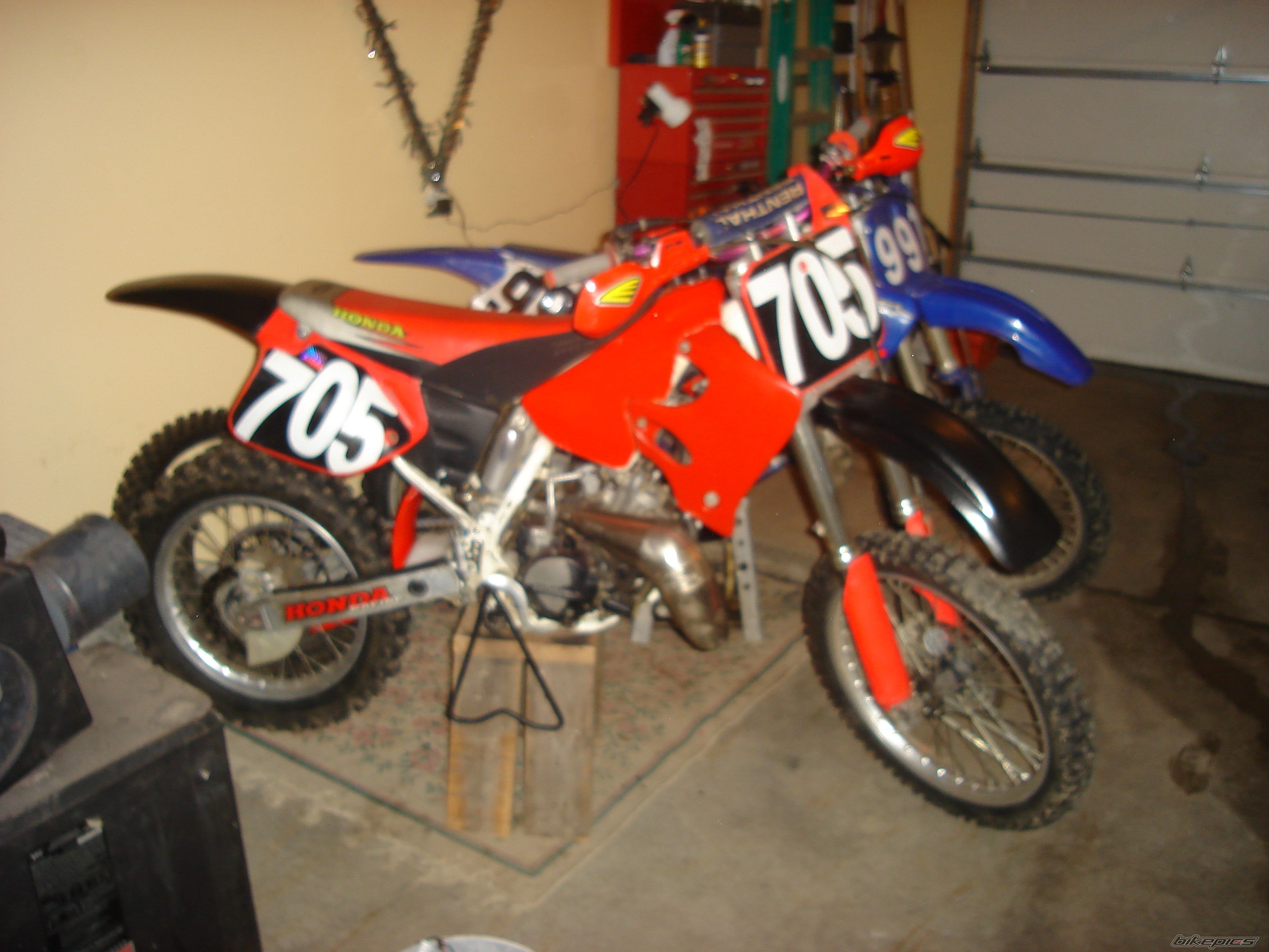 Photo 1526945