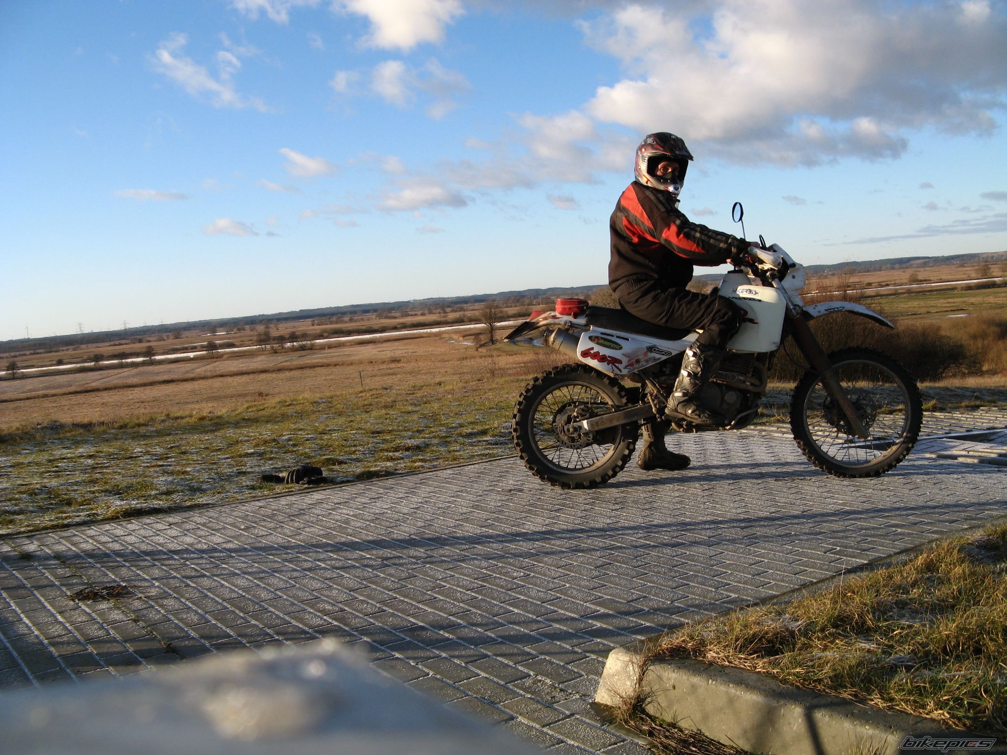 Photo 1527484