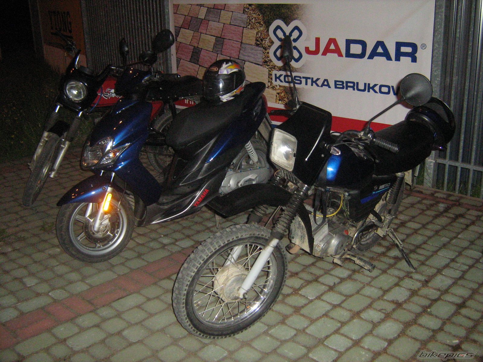 Photo 1527709