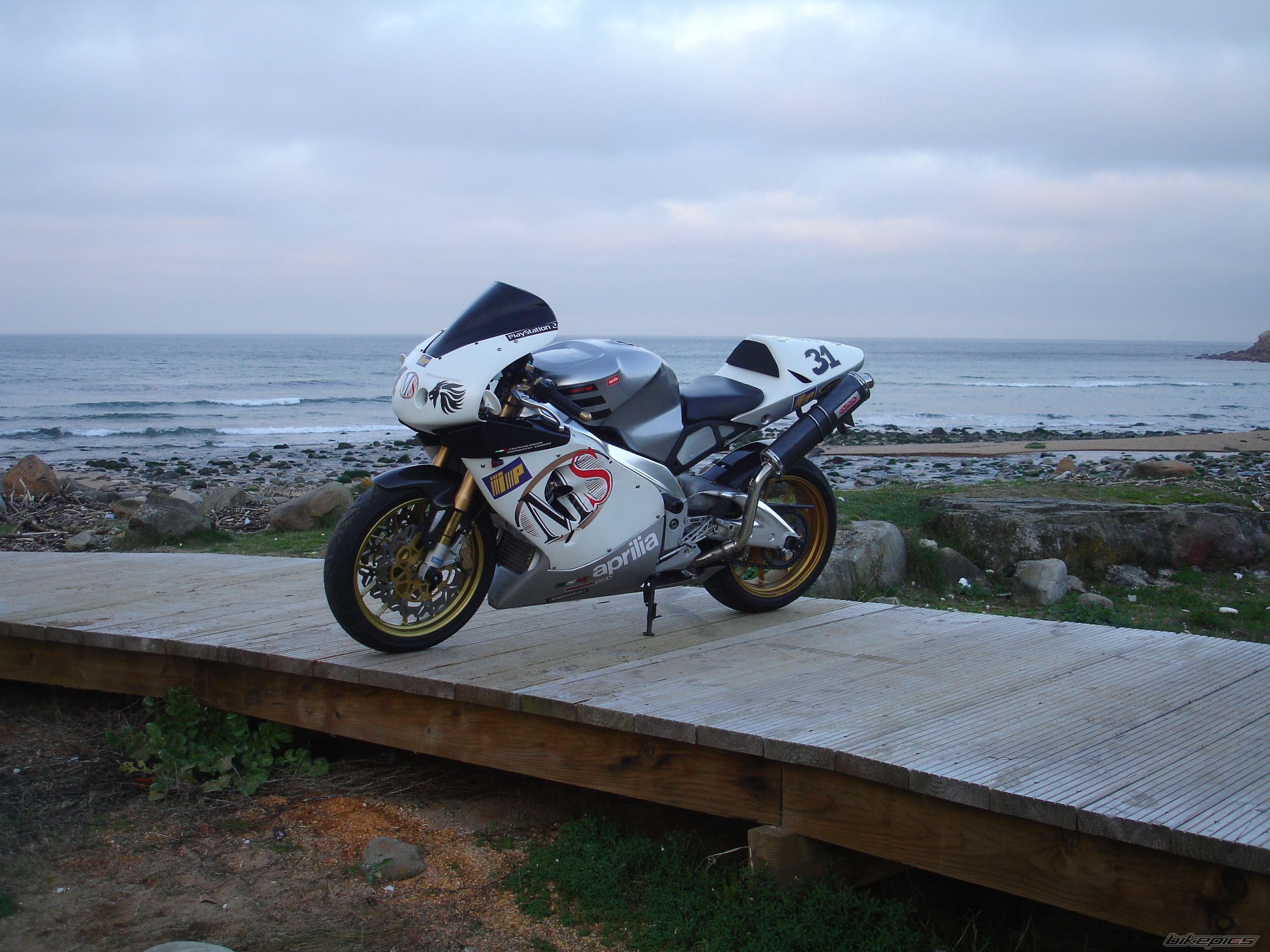 Photo 1527758