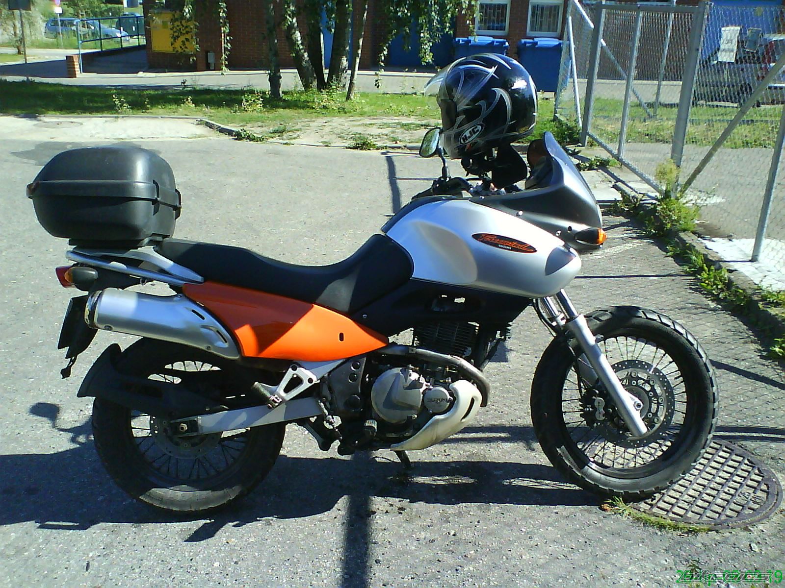 Photo 1527761