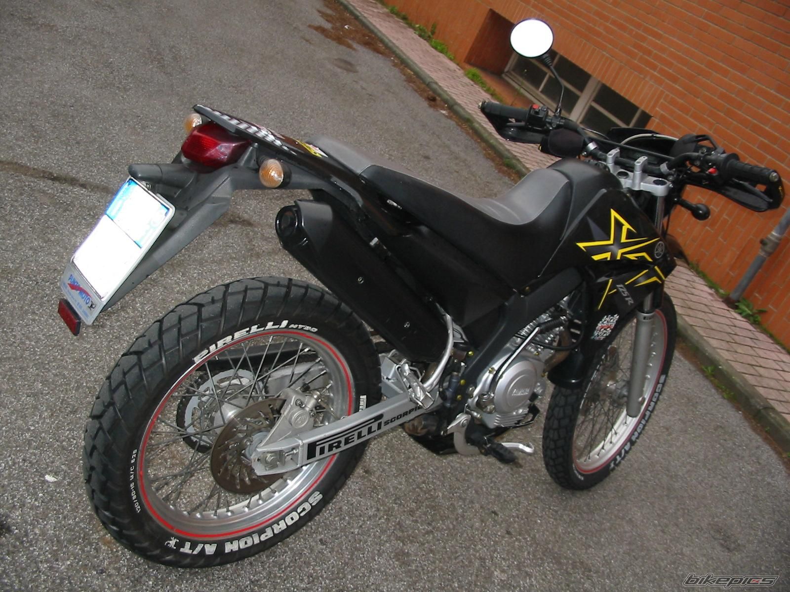 Photo 1527841