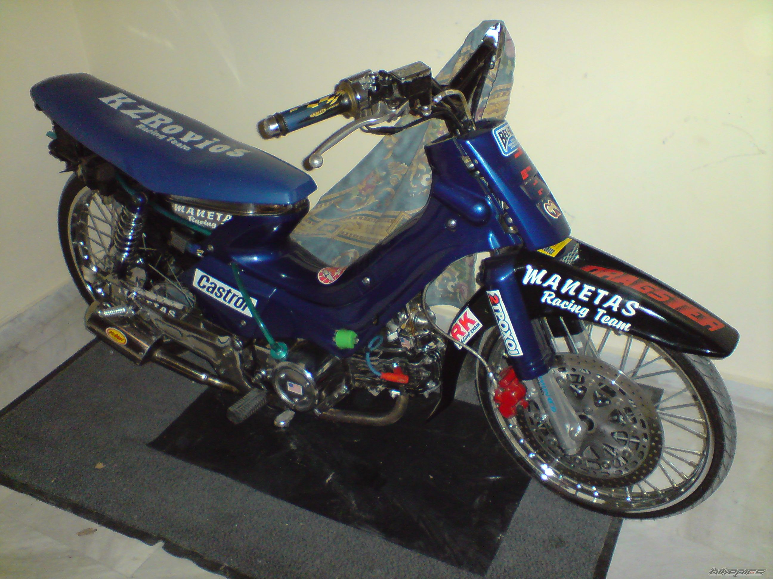 Photo 1527886