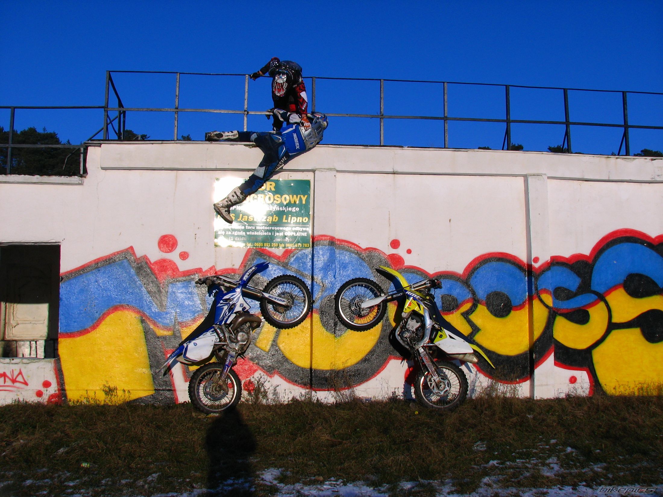 Photo 1527963