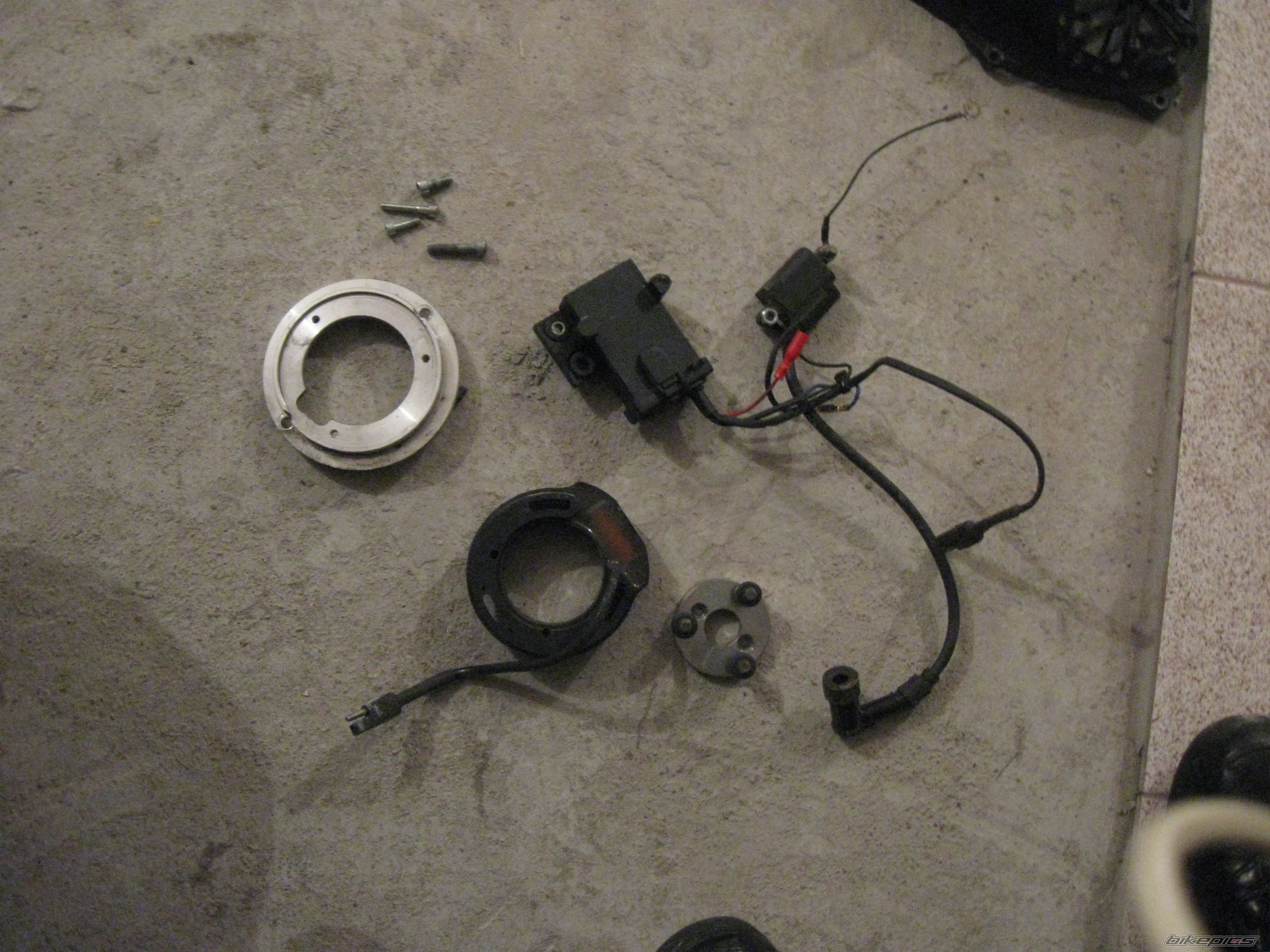 Photo 1527998