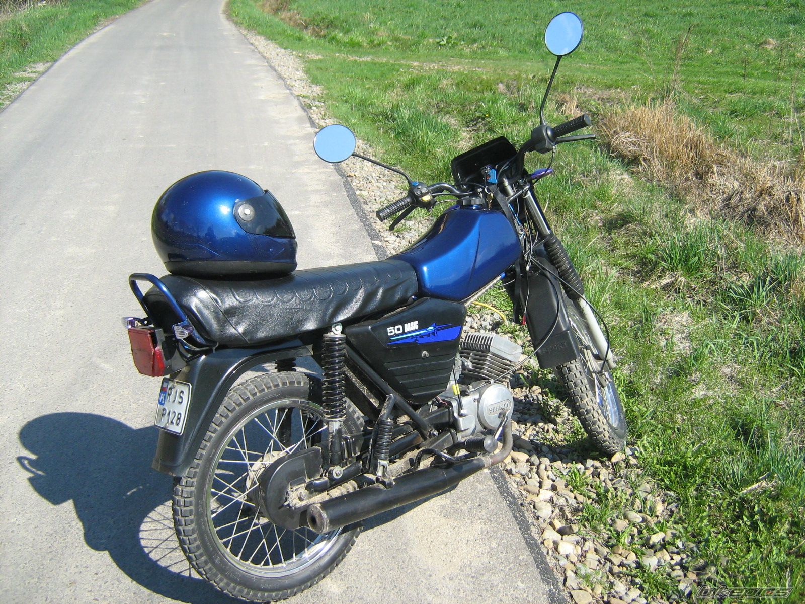 Photo 1528098