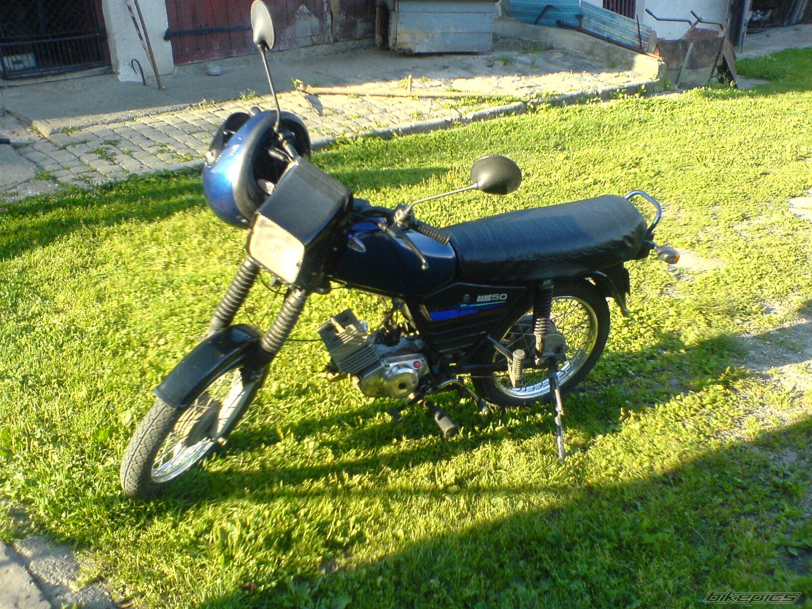 Photo 1528108