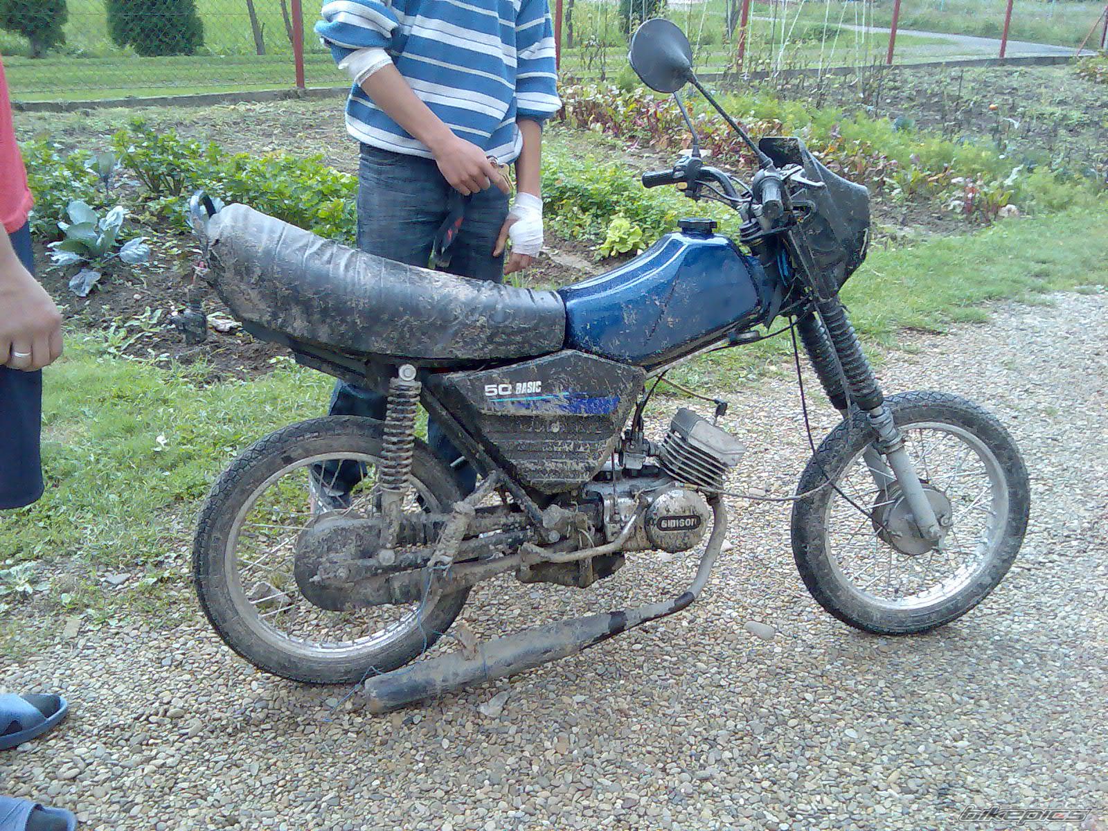 Photo 1528111