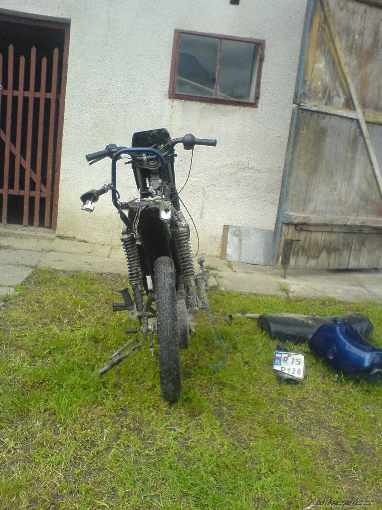 Photo 1528113