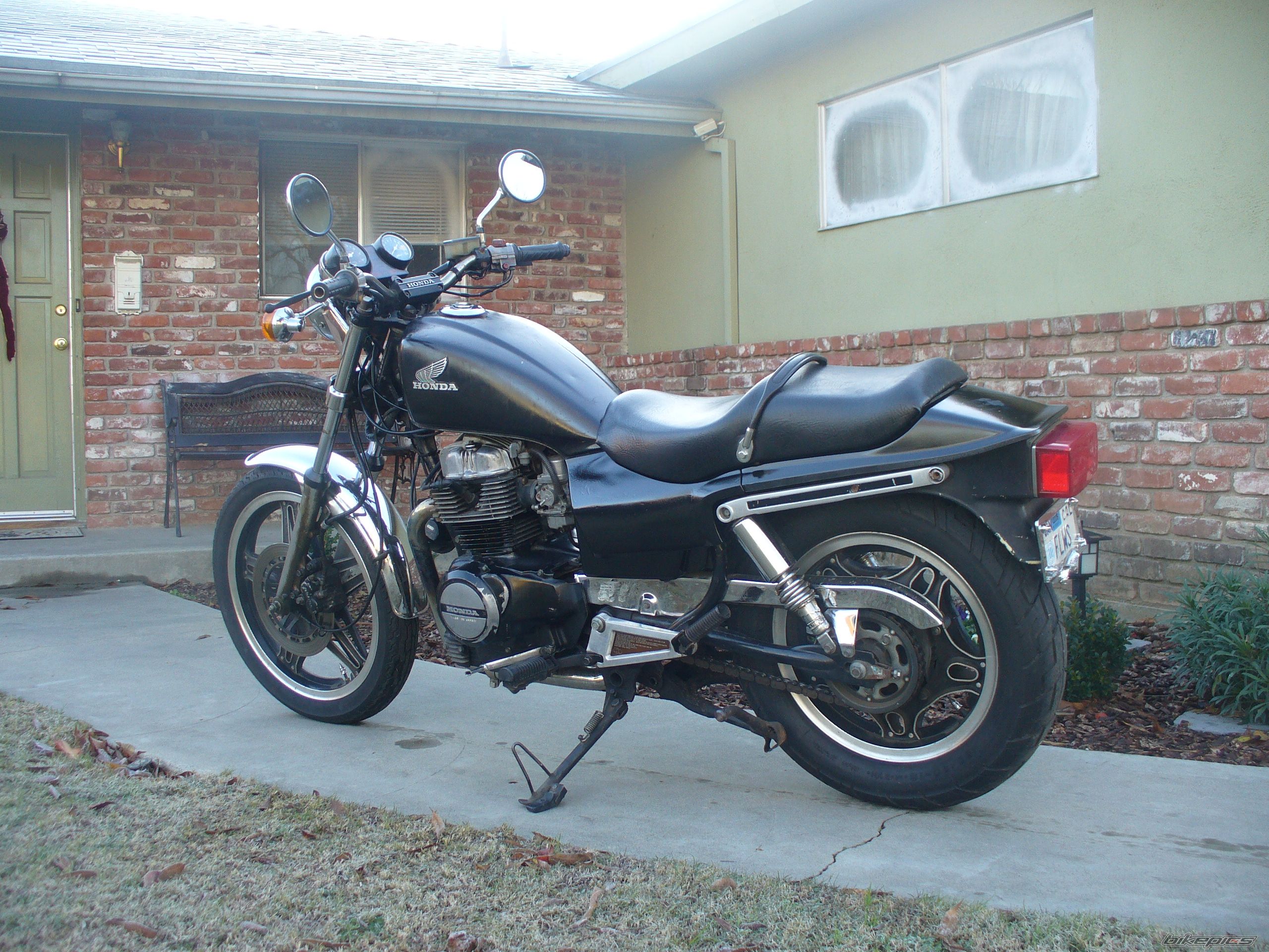 Photo 1528204