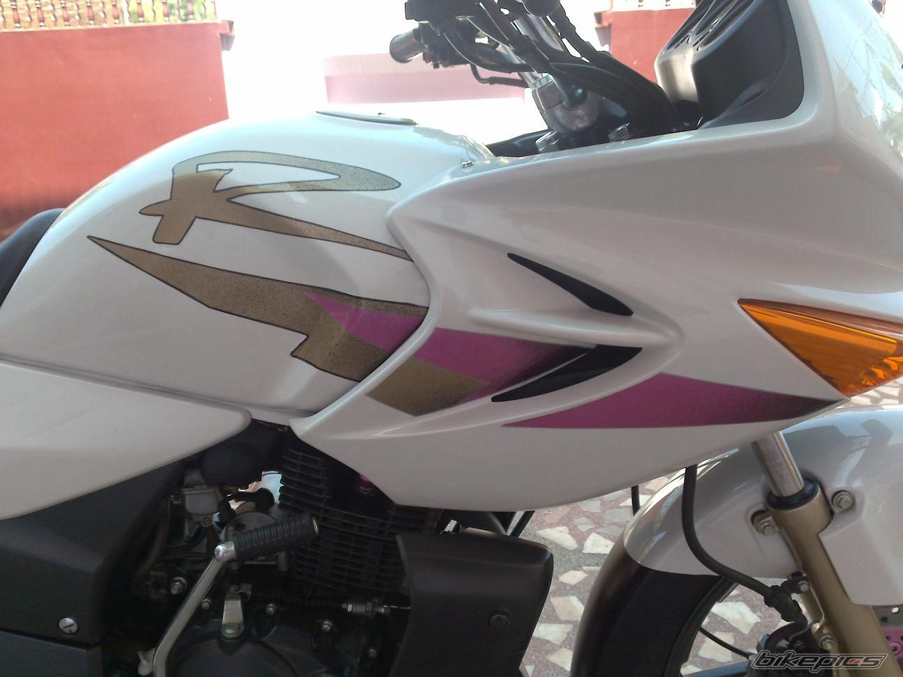 Photo 1528230