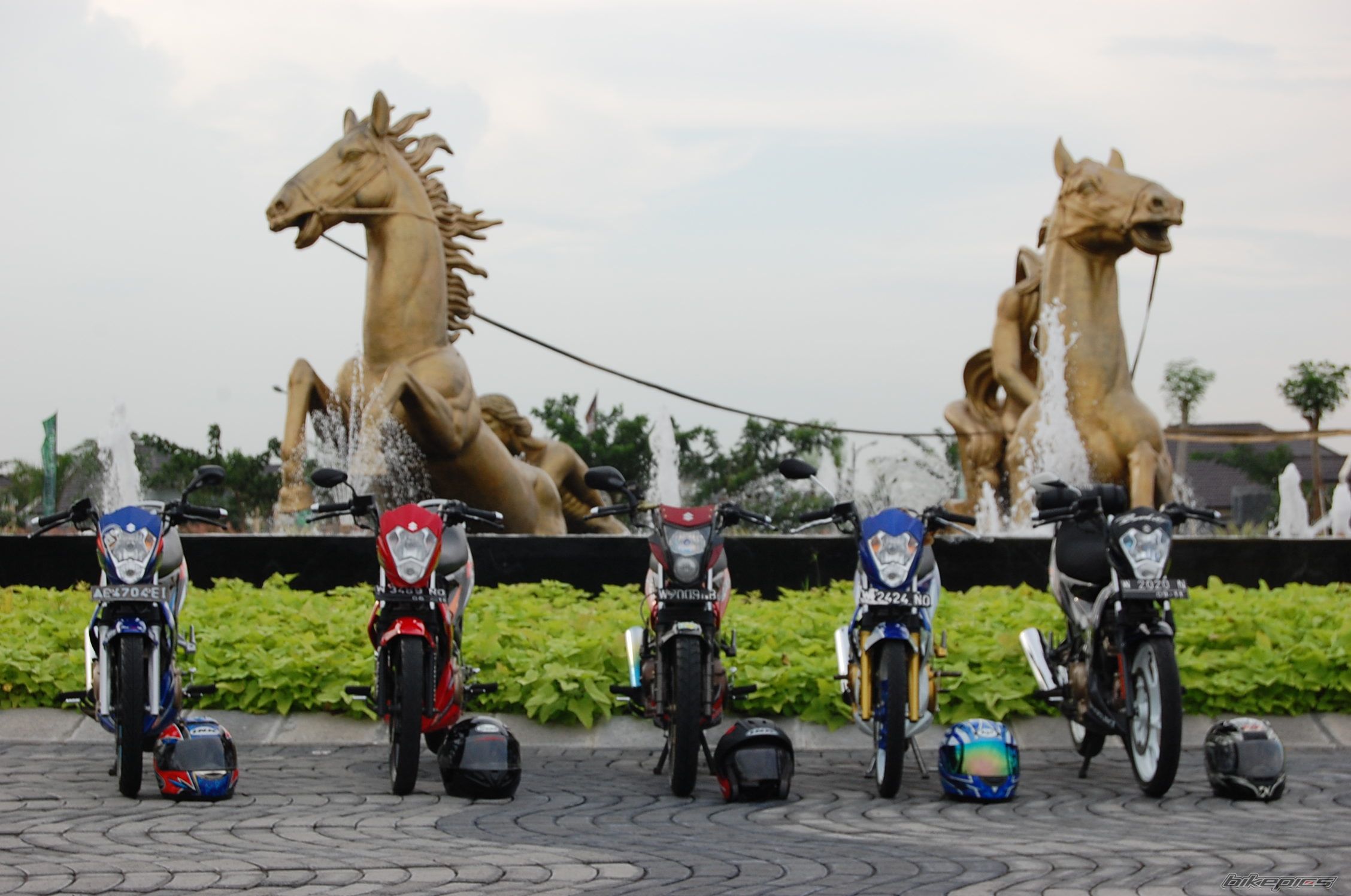 Photo 1528253