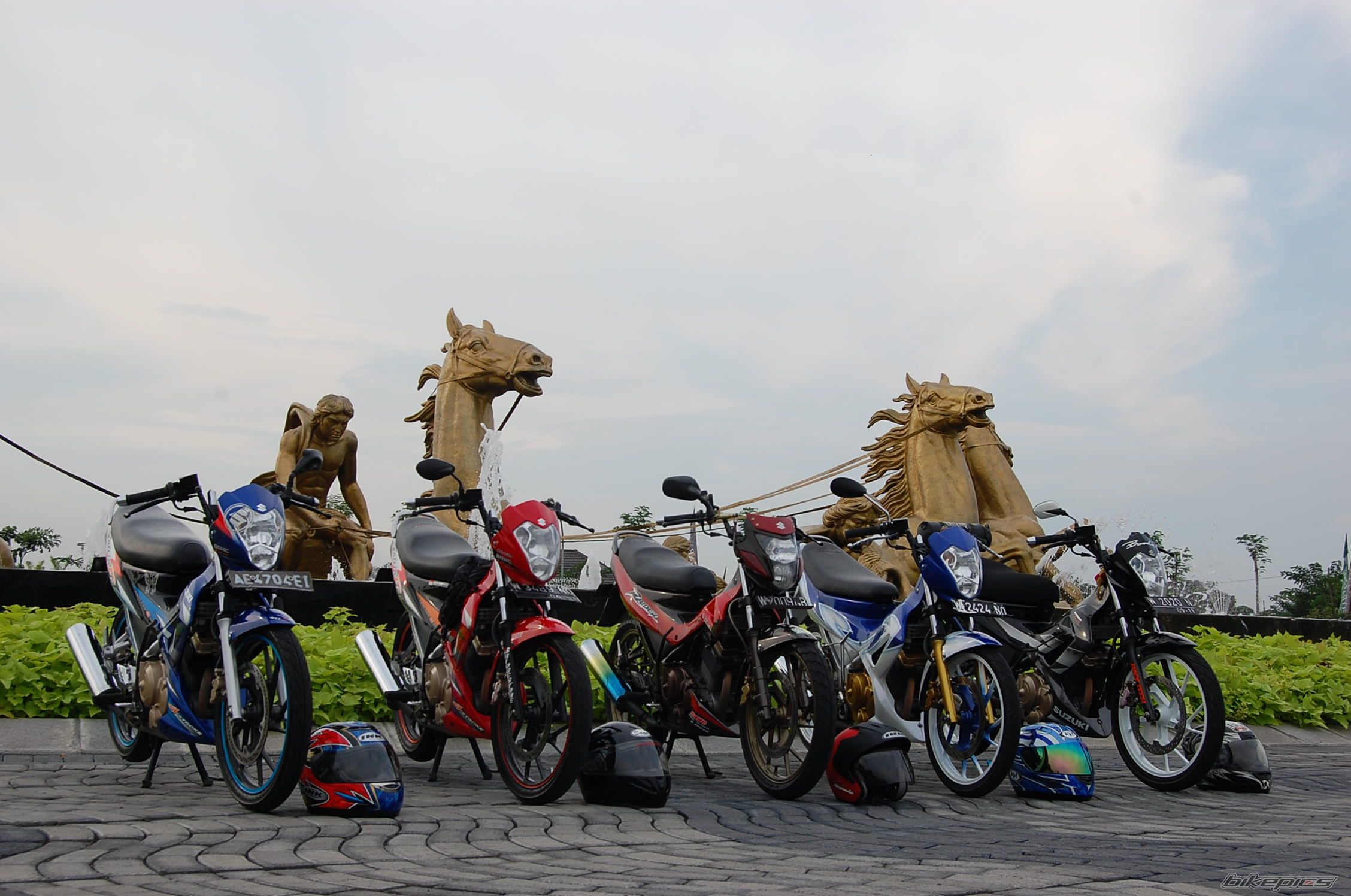 Photo 1528254