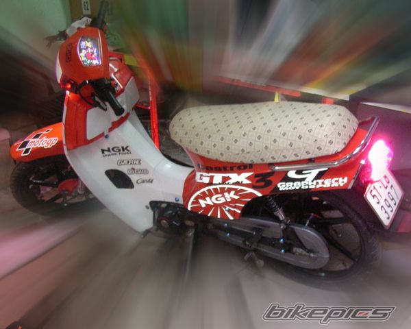 Photo 1528273