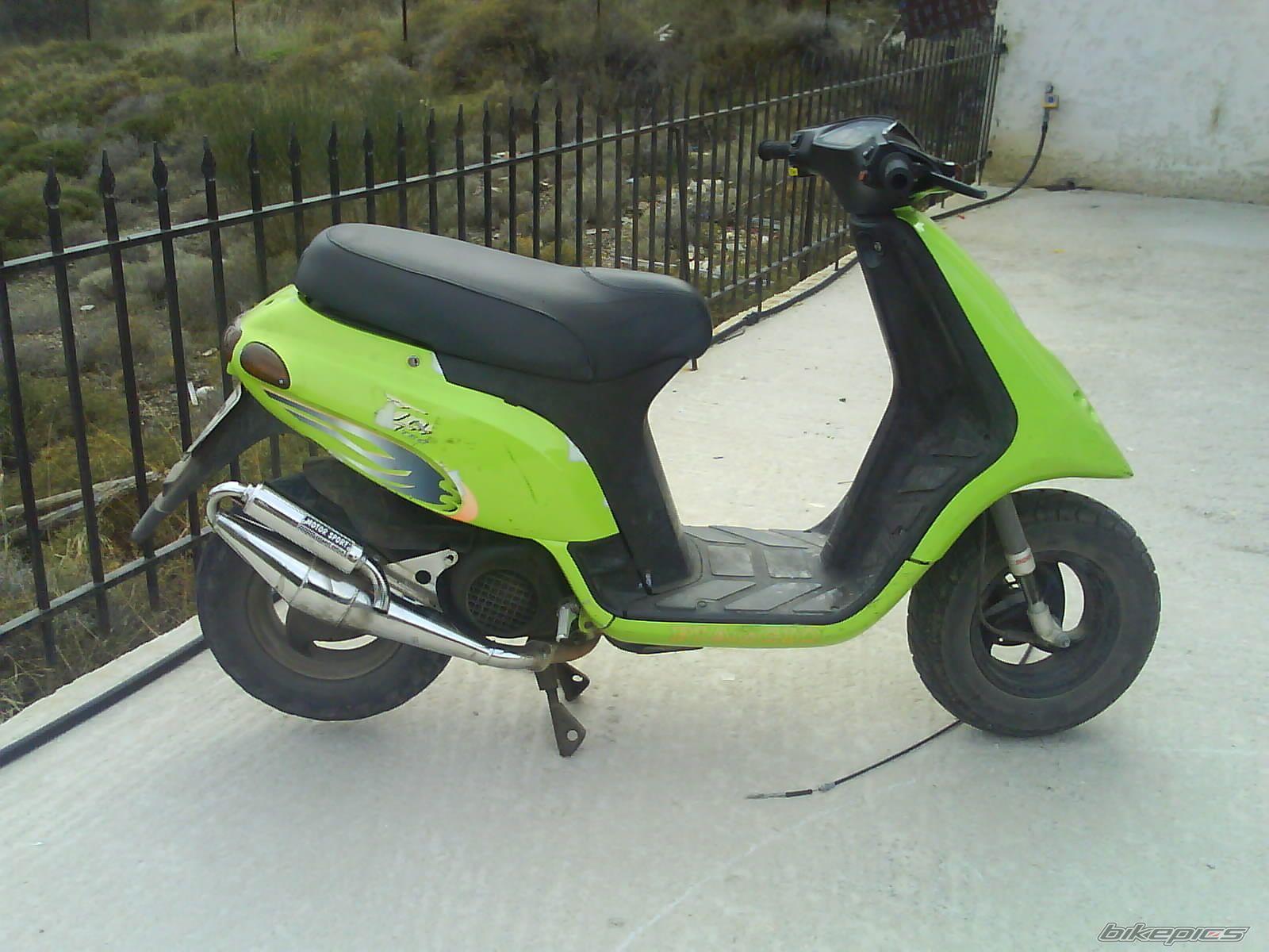 Photo 1528455