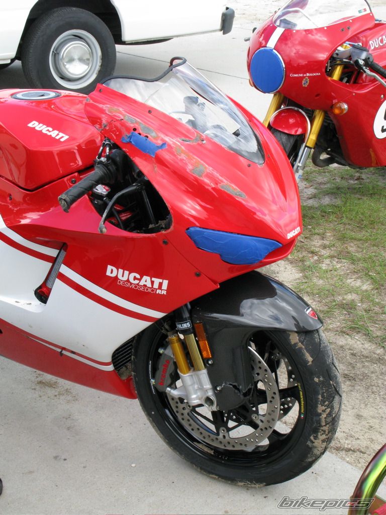 Photo 1528873
