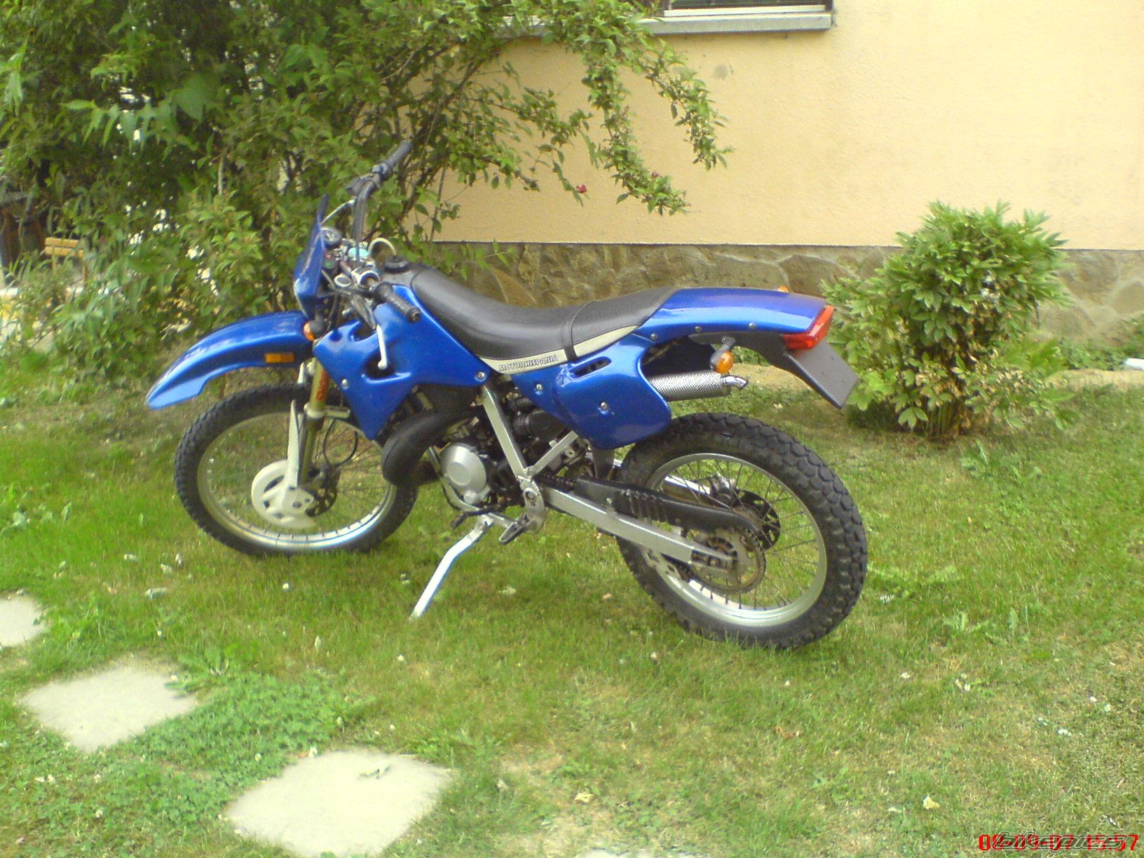 Photo 1528959