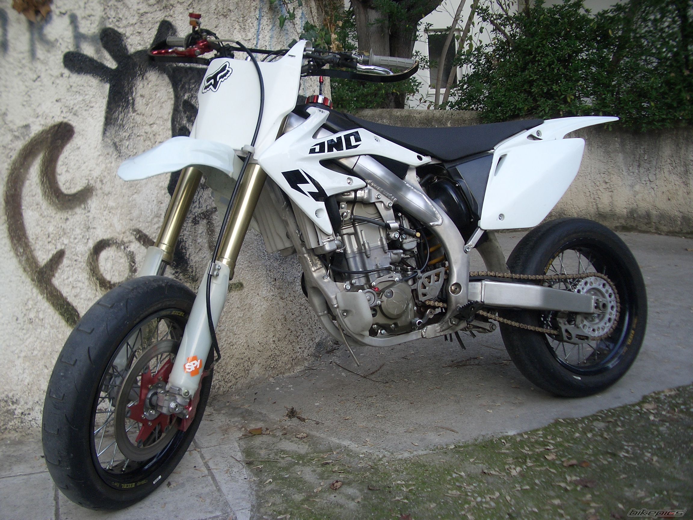 Photo 1528985