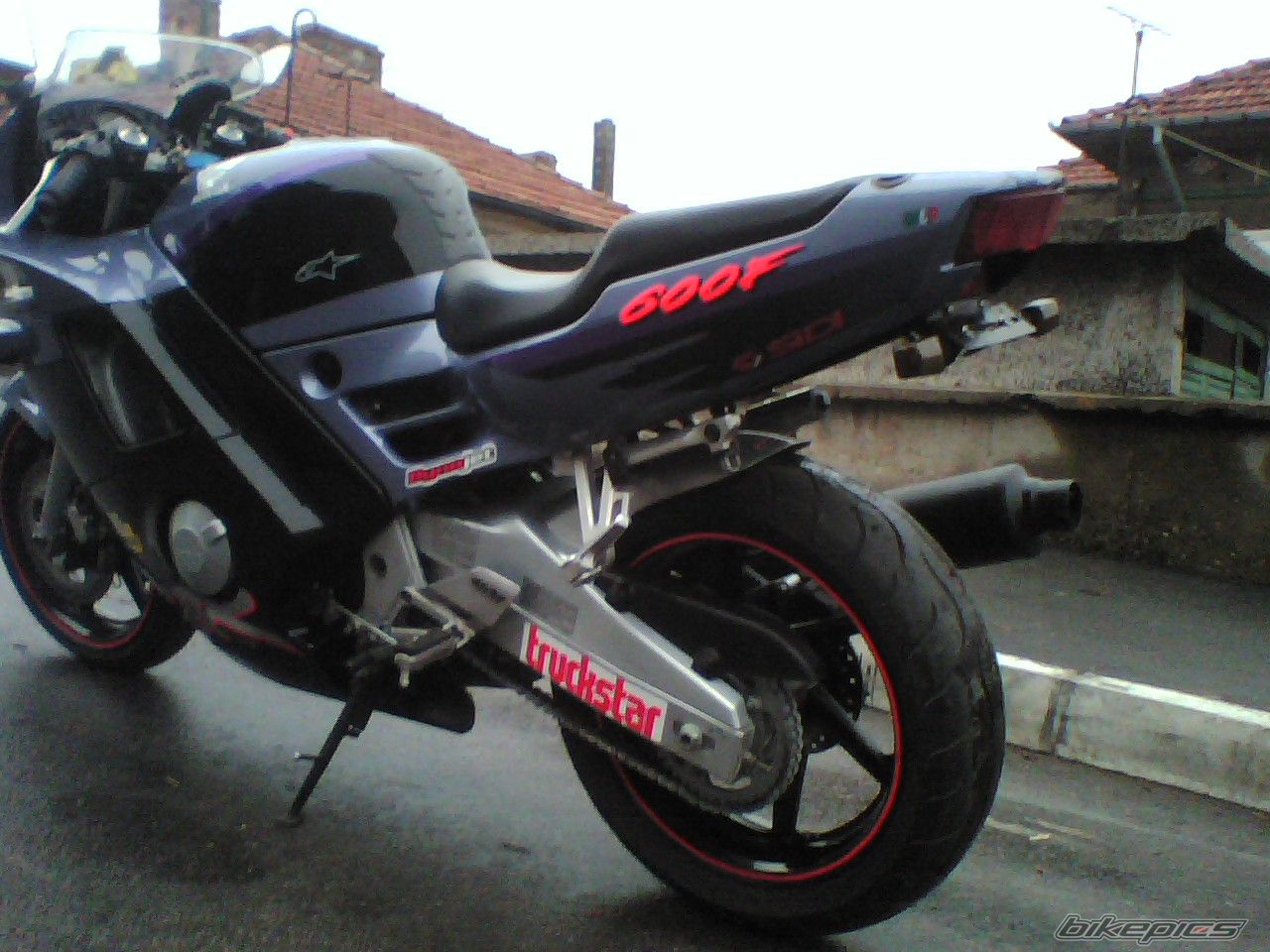 Photo 1529198