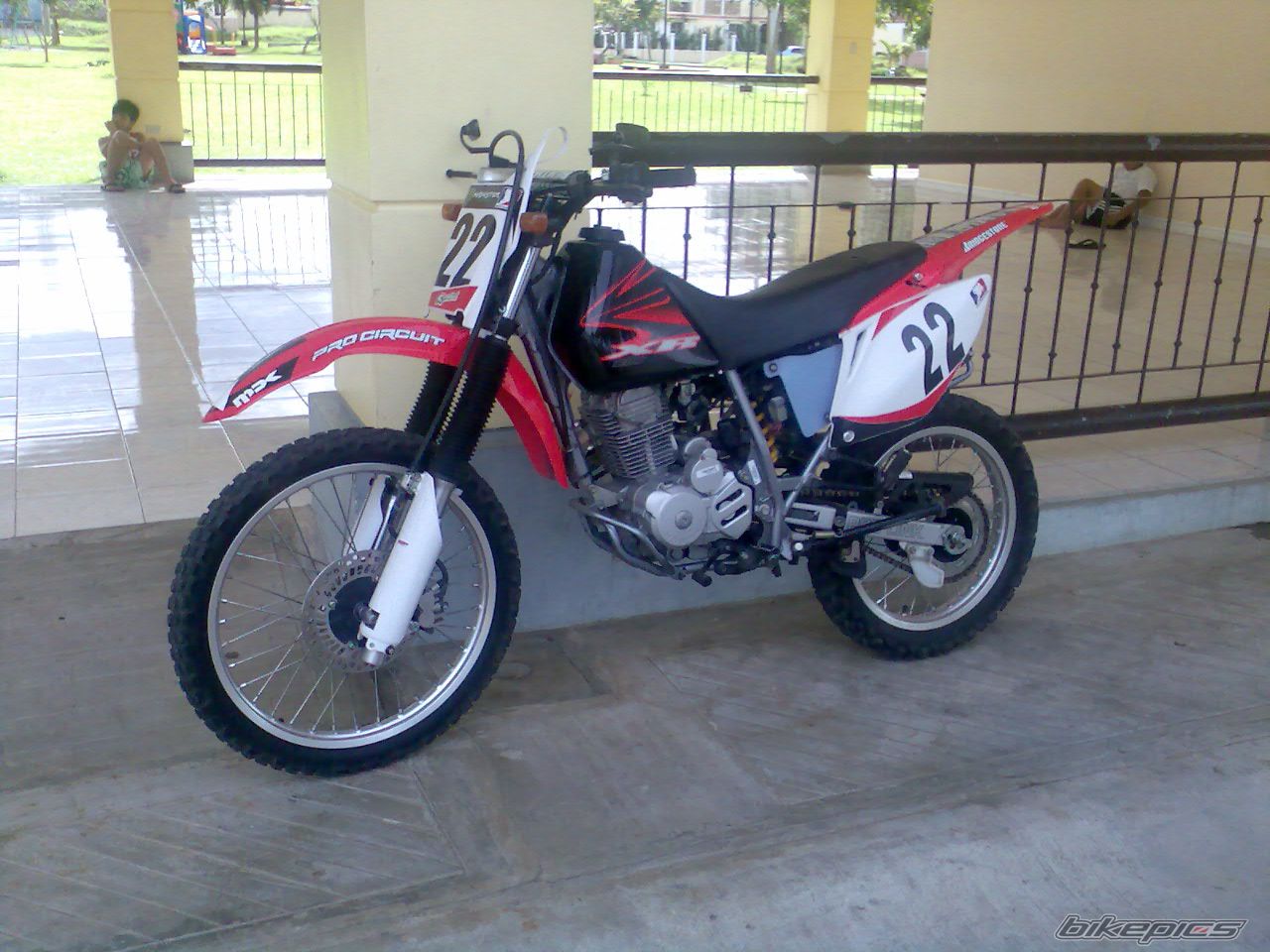 Photo 1529489