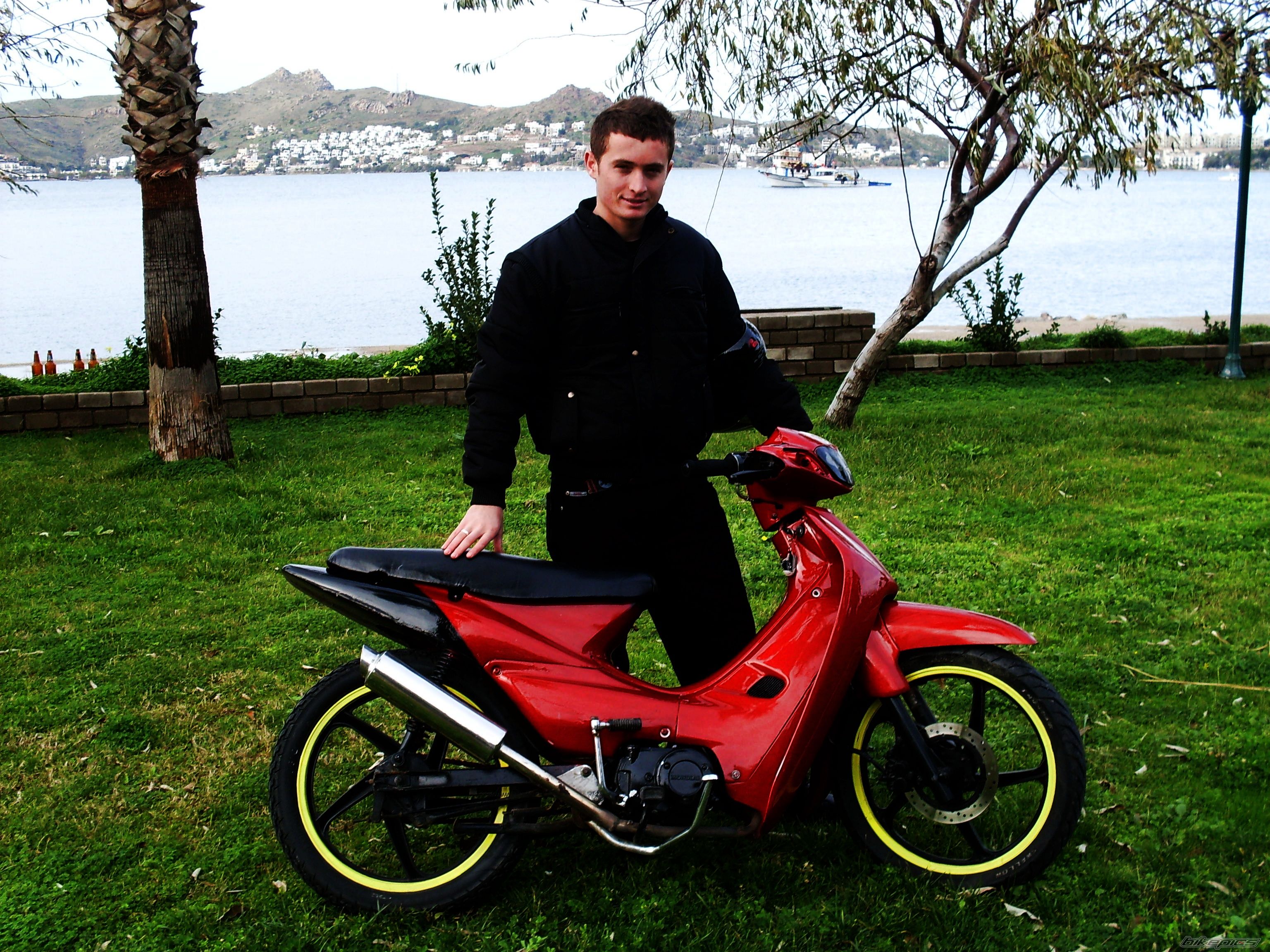 Photo 1529761