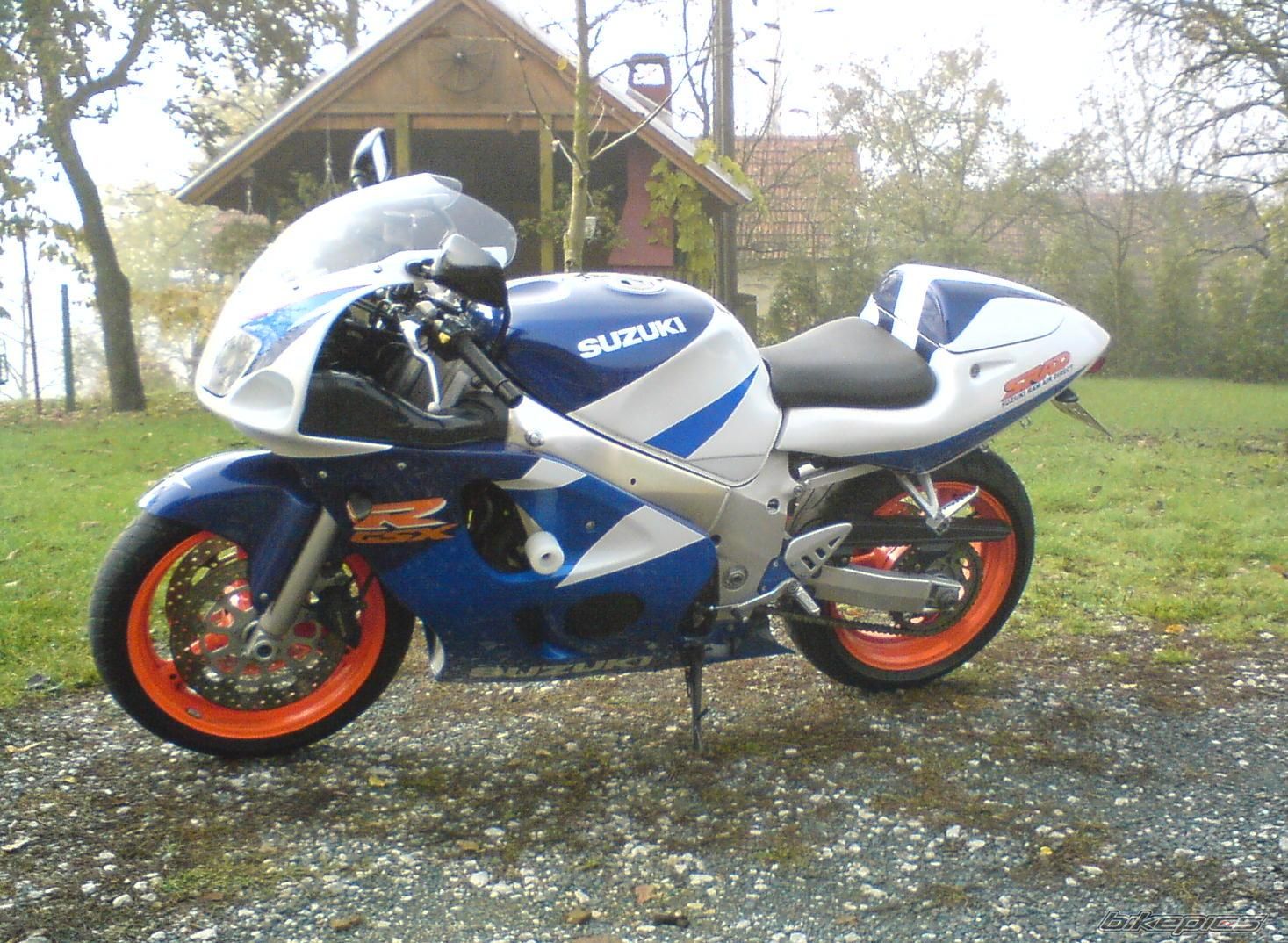 Photo 1529881