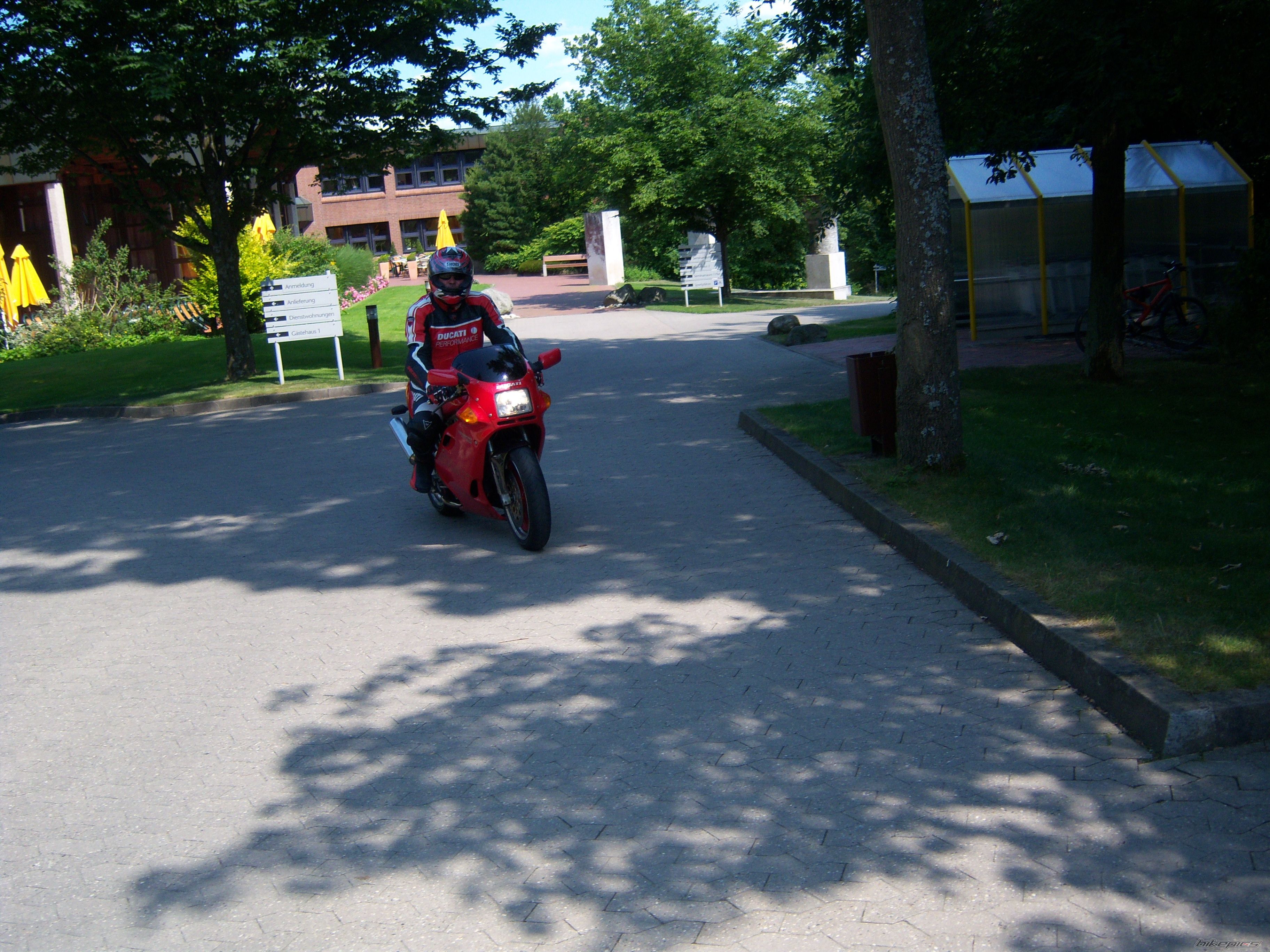 Photo 1529987