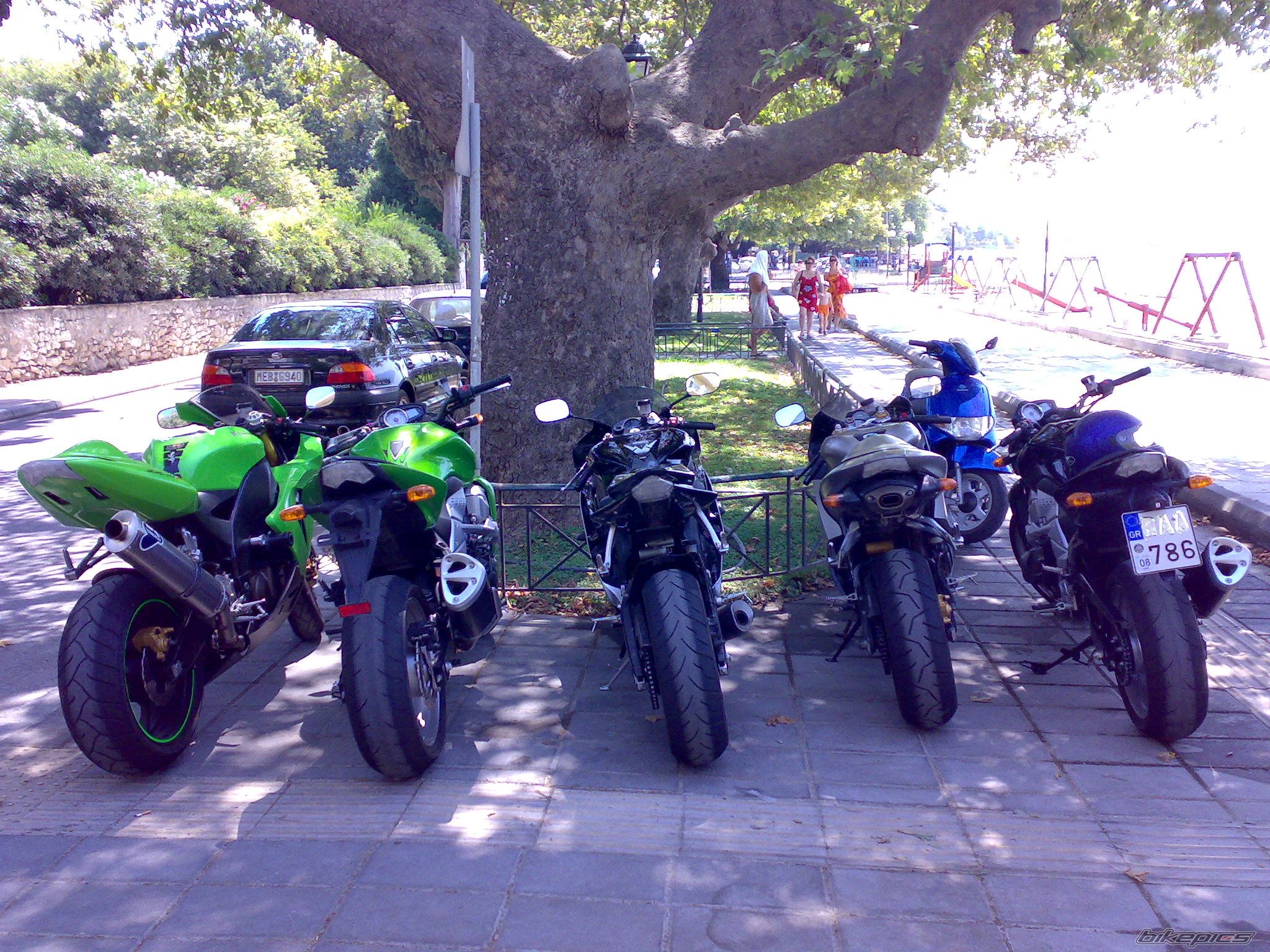 Photo 1530046