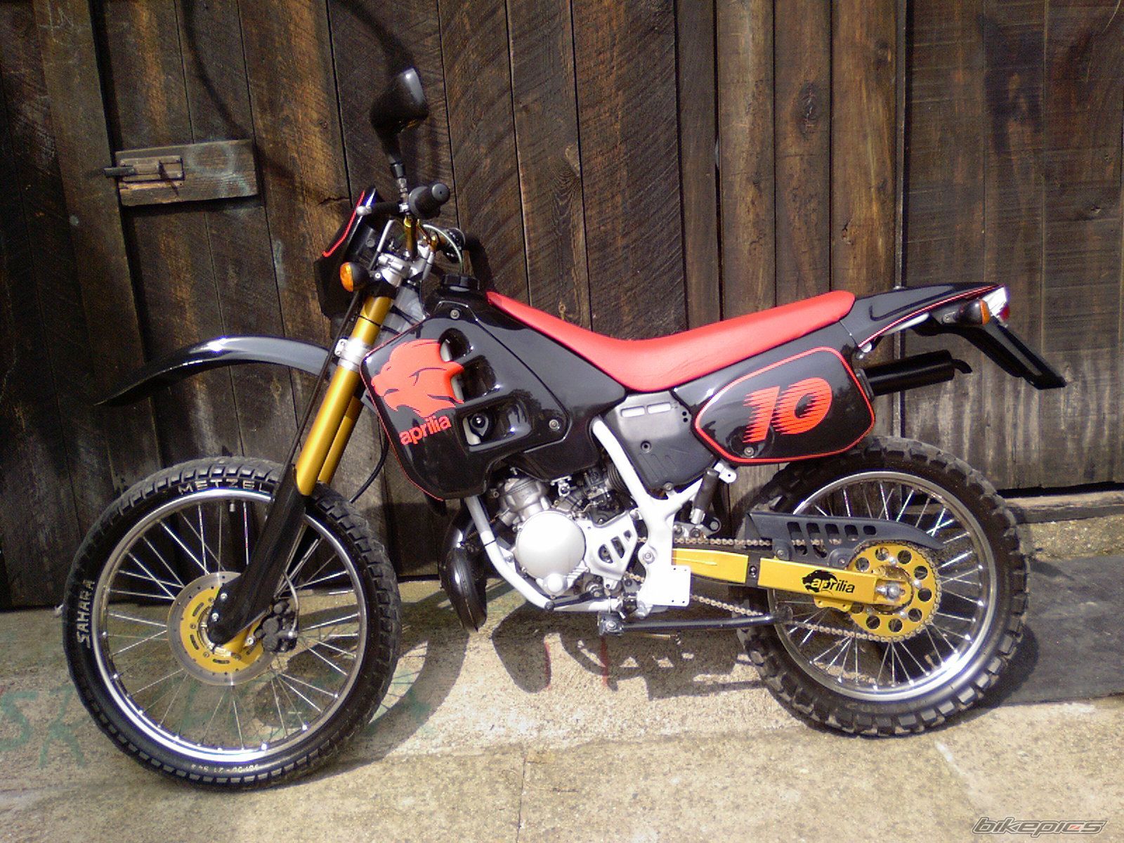 Photo 1530179