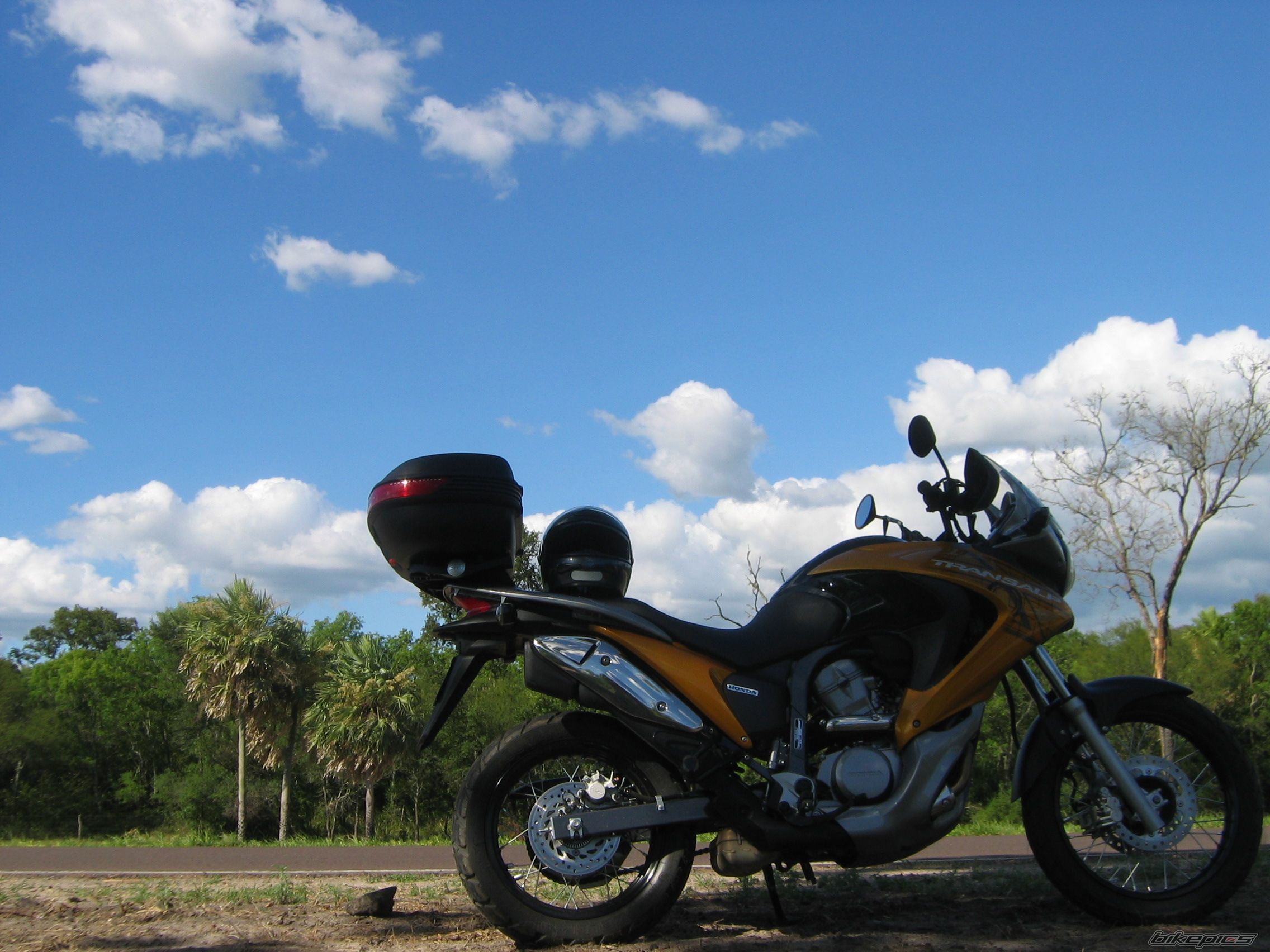 Photo 1530363