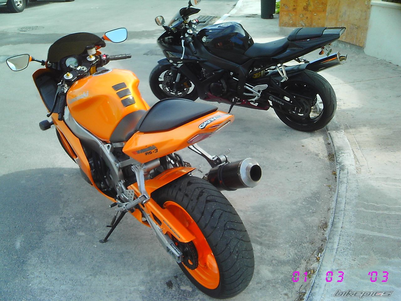 Photo 1530886