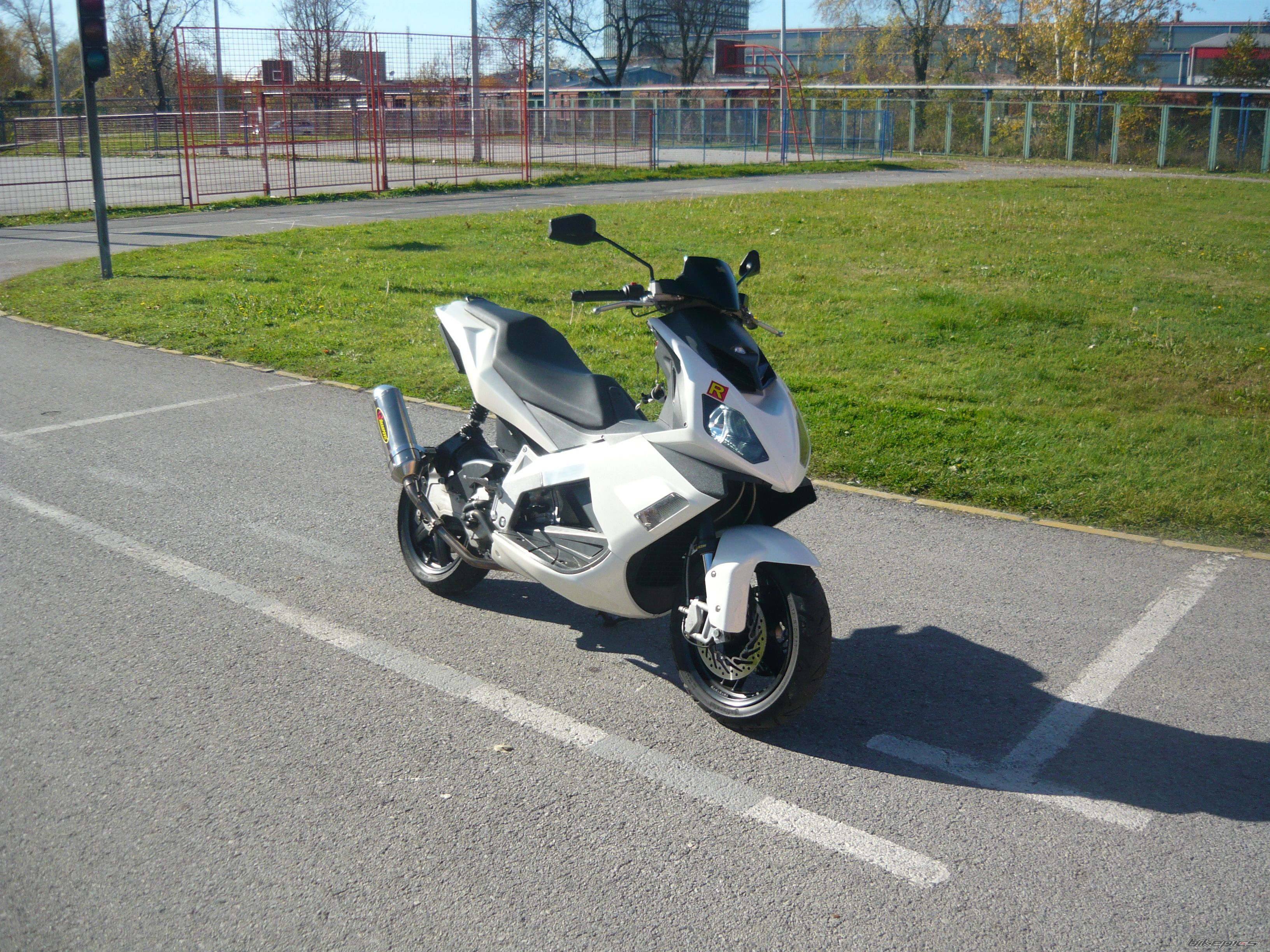 Photo 1530977